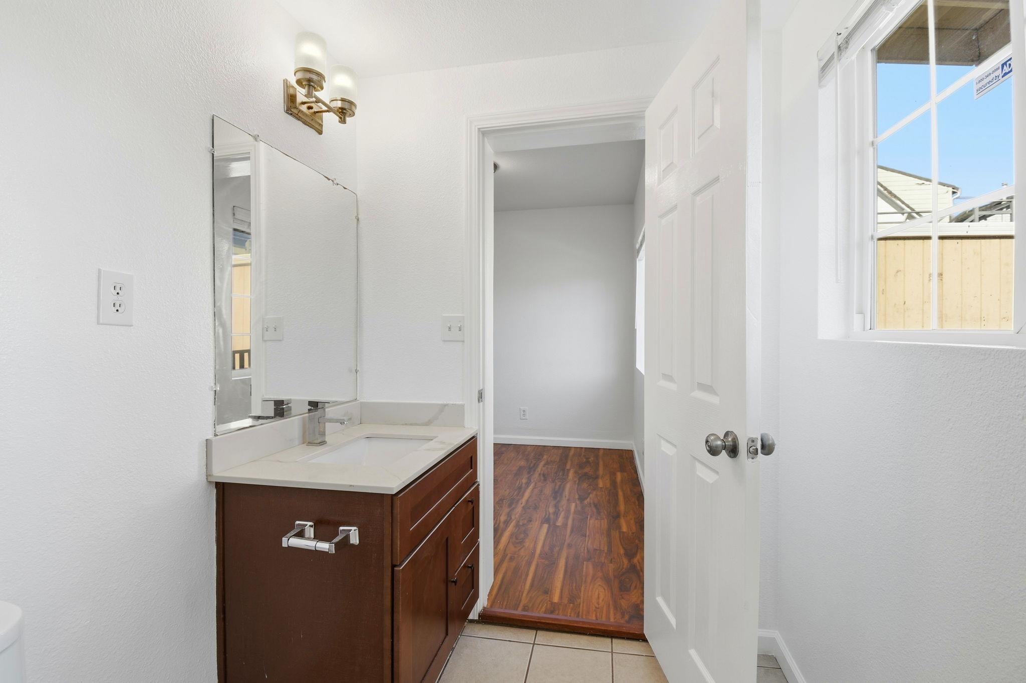 Detail Gallery Image 28 of 38 For 2122 E 25th St, Oakland,  CA 94606 - 3 Beds | 2 Baths