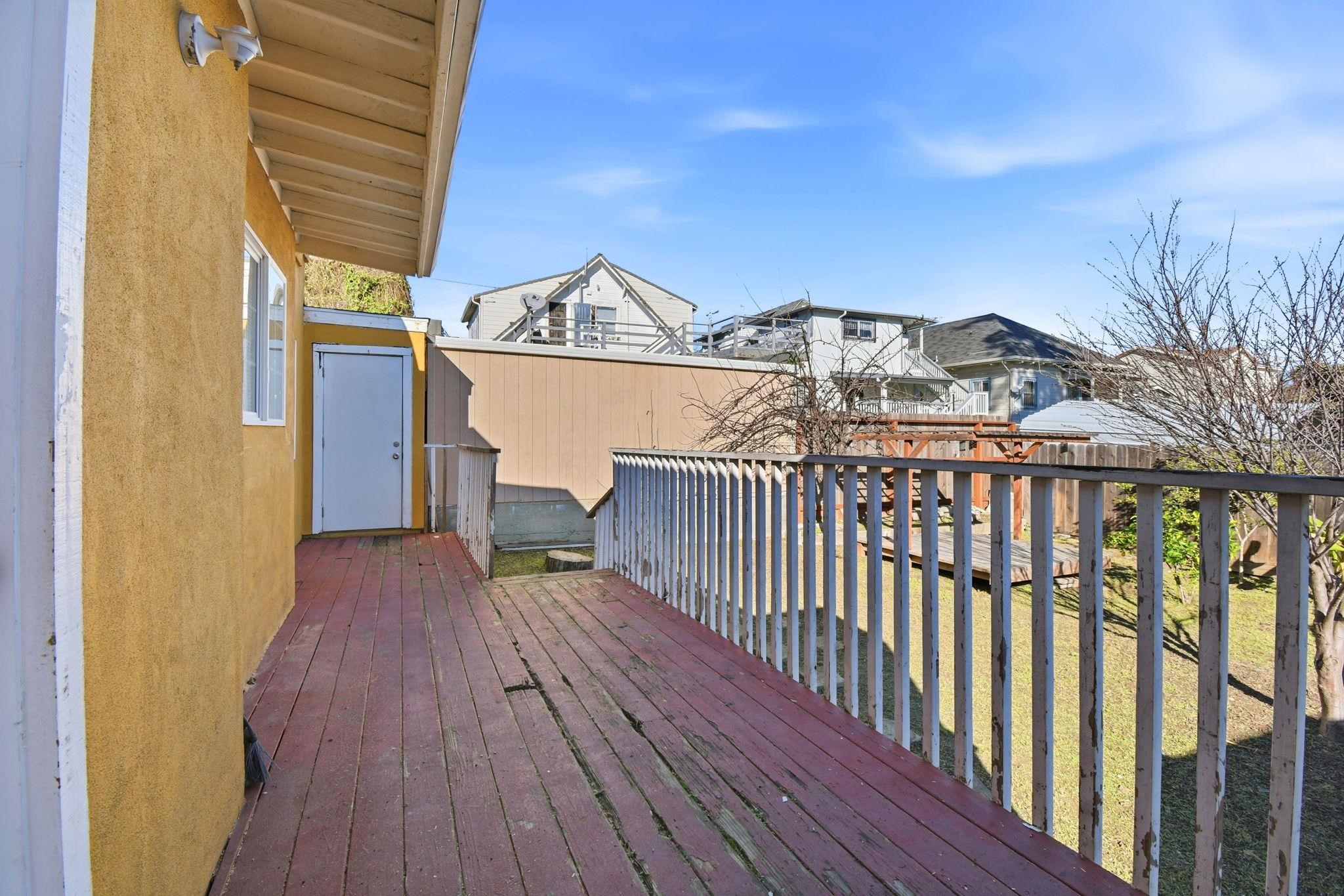 Detail Gallery Image 33 of 38 For 2122 E 25th St, Oakland,  CA 94606 - 3 Beds | 2 Baths