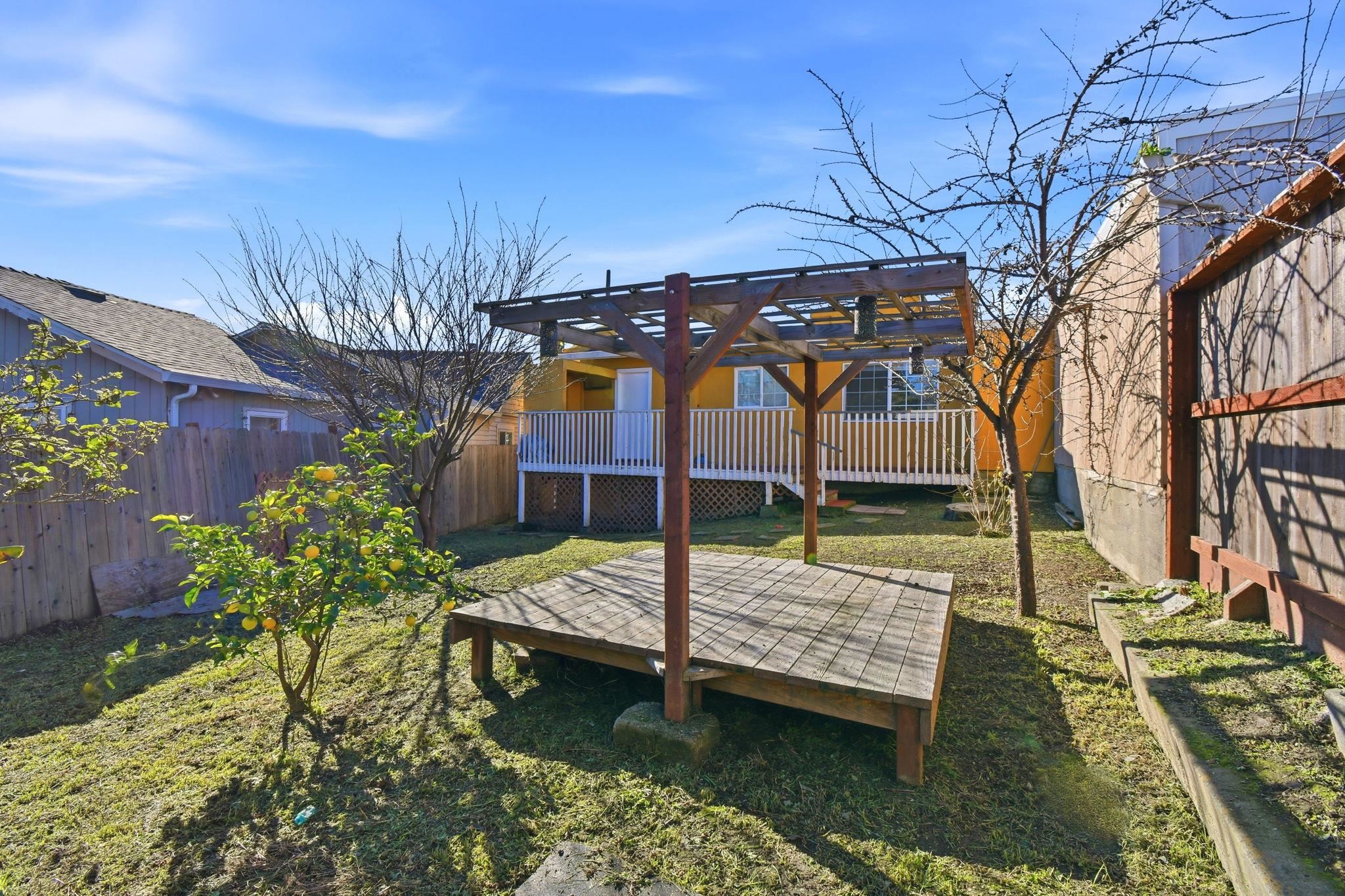 Detail Gallery Image 37 of 38 For 2122 E 25th St, Oakland,  CA 94606 - 3 Beds | 2 Baths