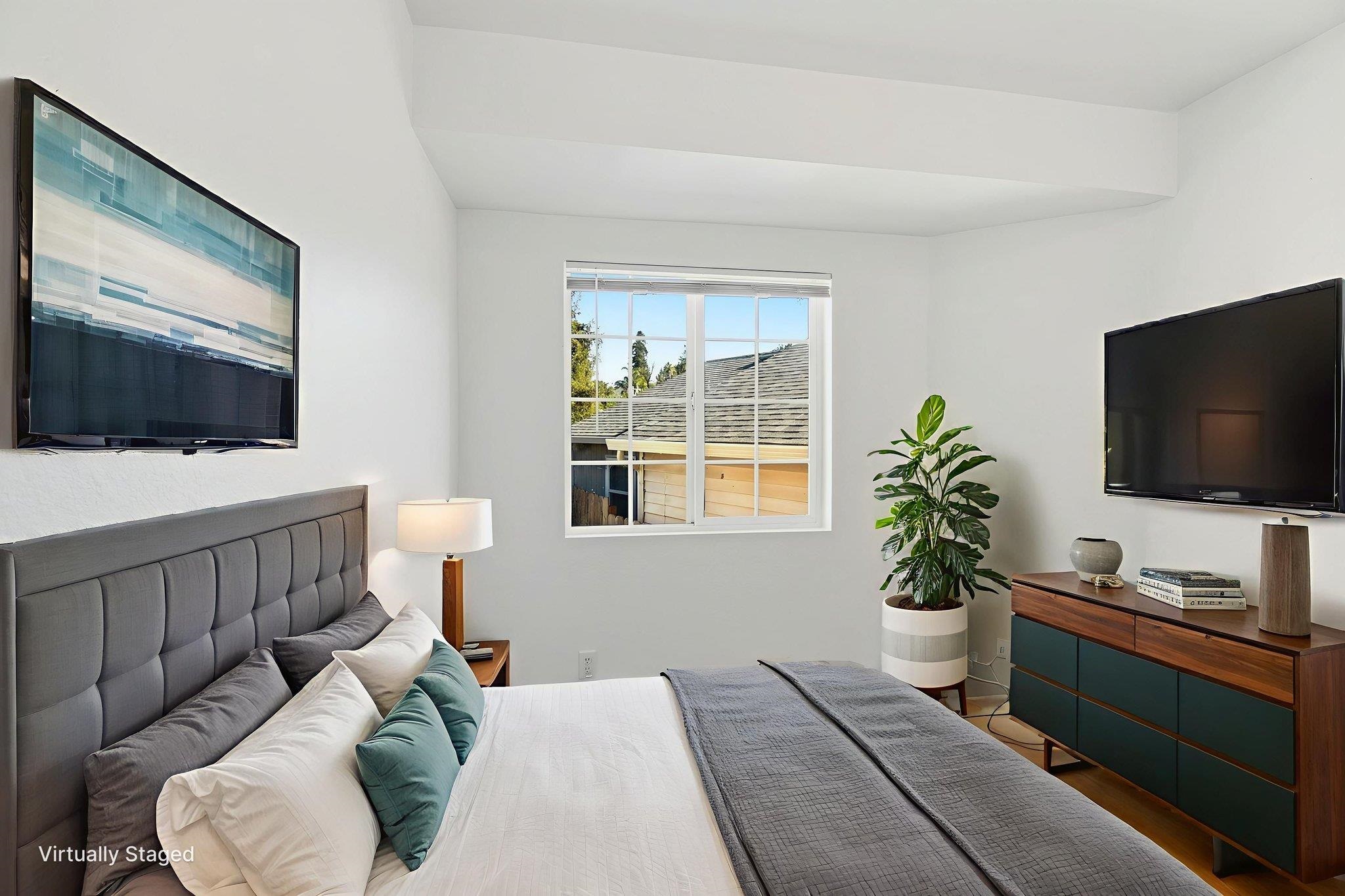 Detail Gallery Image 10 of 38 For 2122 E 25th St, Oakland,  CA 94606 - 3 Beds | 2 Baths
