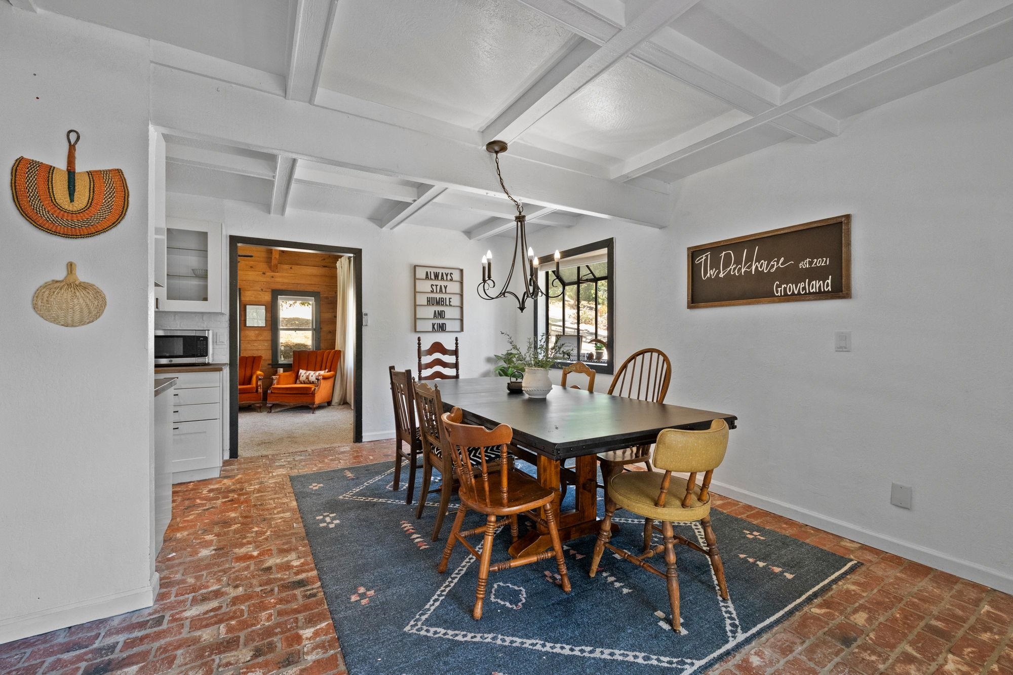 Detail Gallery Image 4 of 44 For 20785 Buttercup Cir, Groveland,  CA 95321 - 3 Beds | 2 Baths