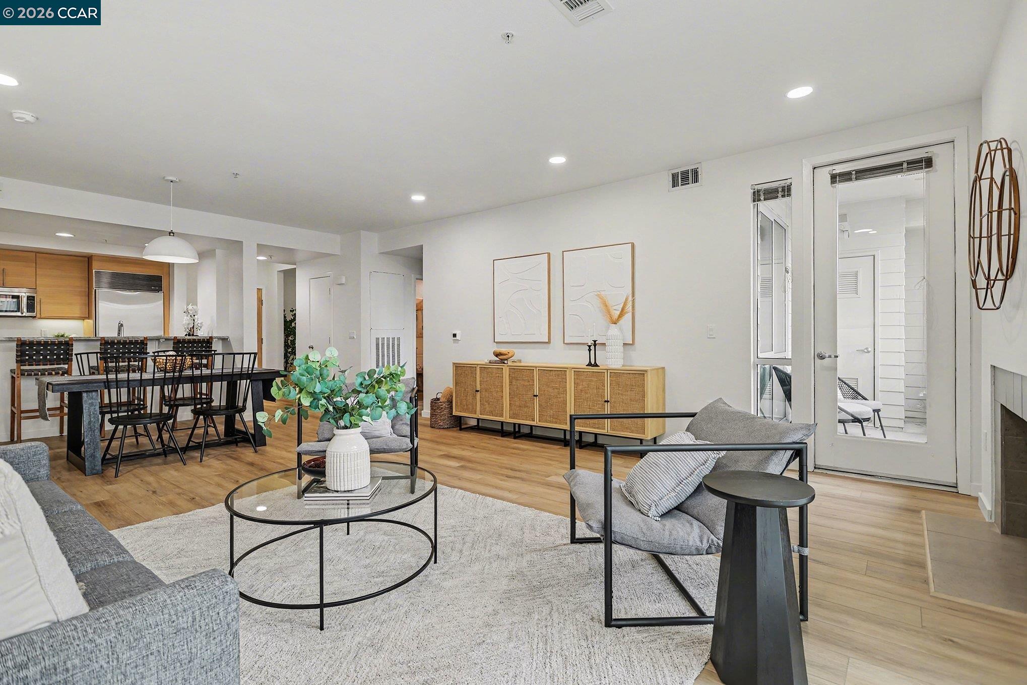 Photo #1: 41120730 Listing: Photo #1