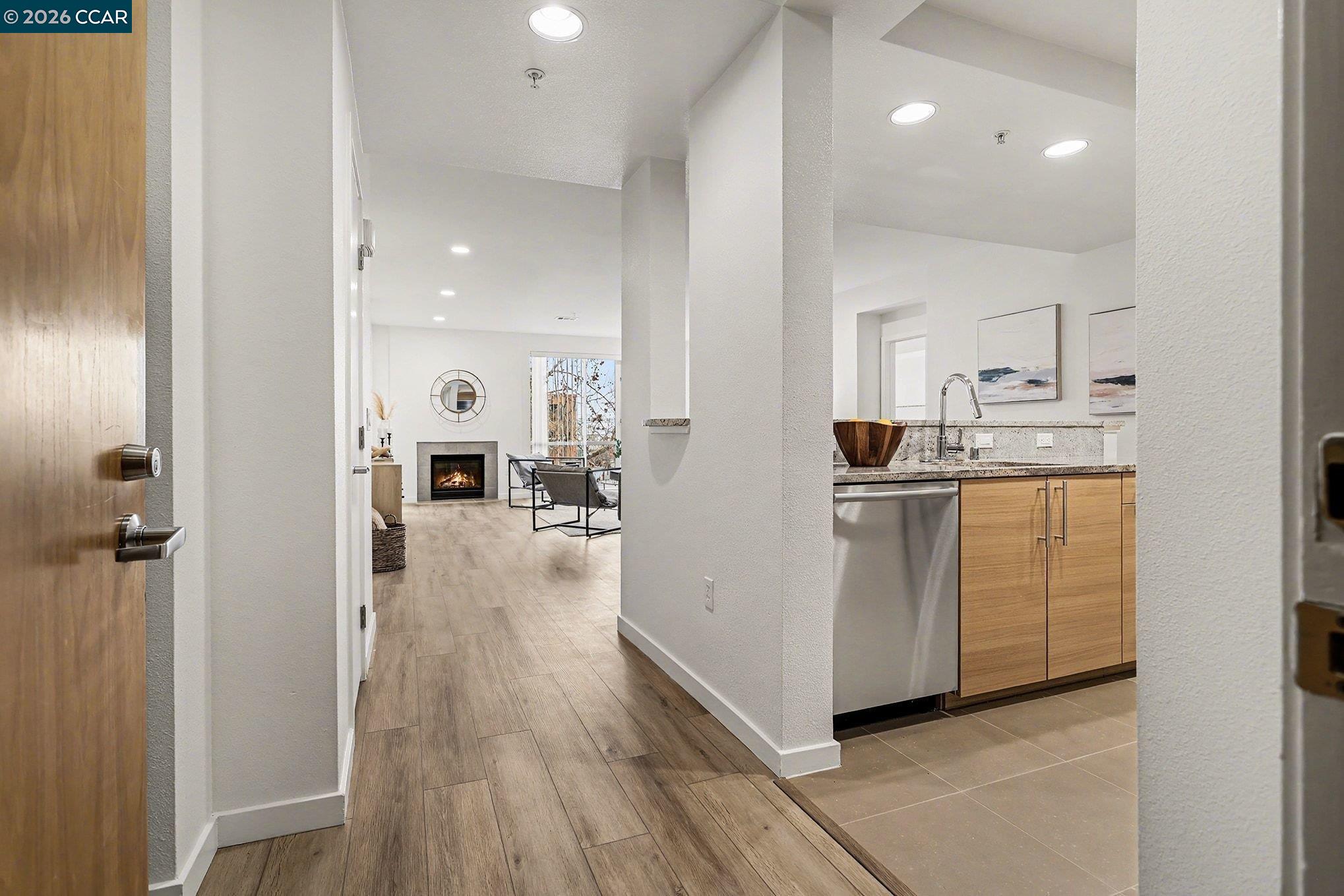 Photo #3: 41120730 Listing: Photo #3