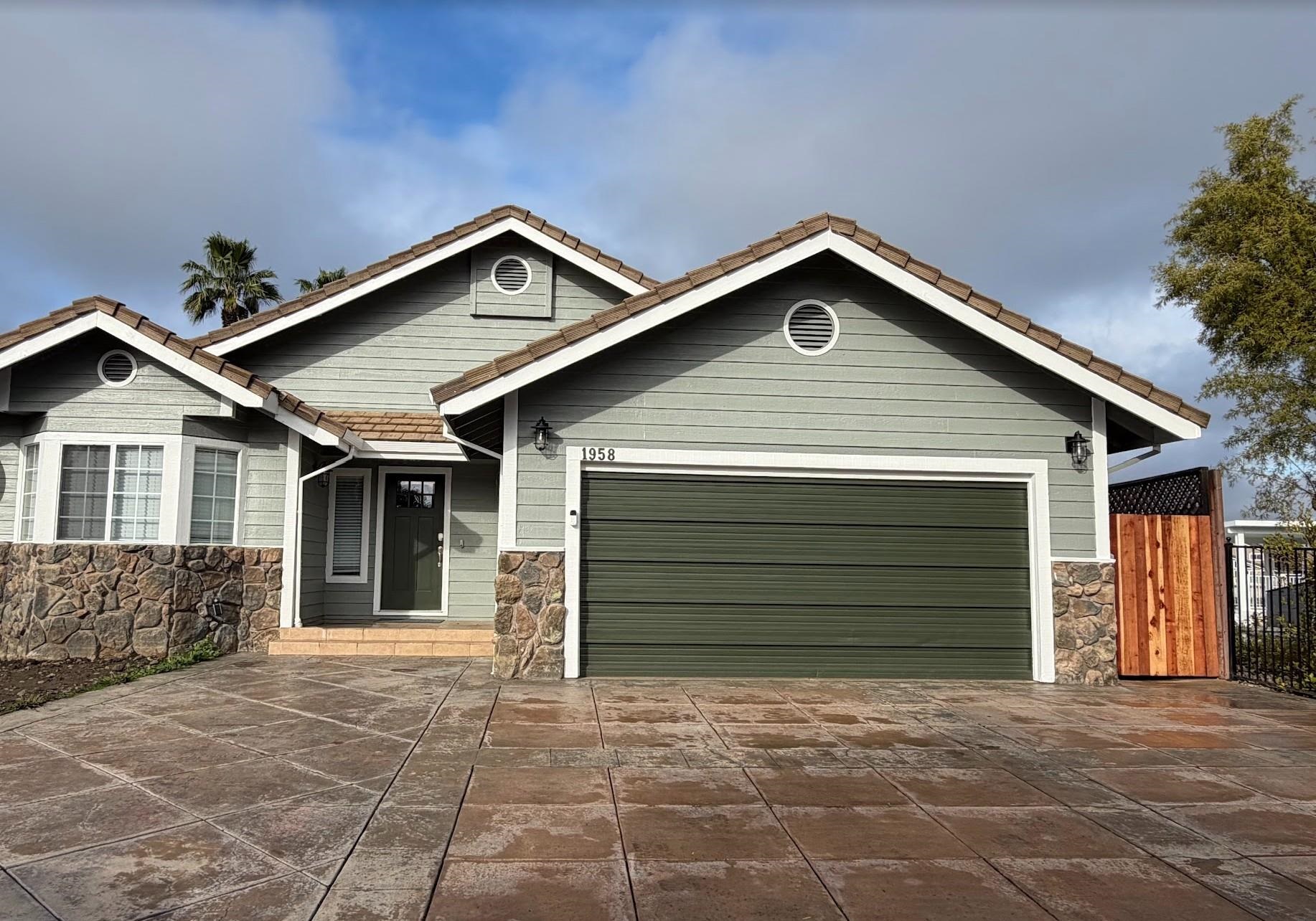 Front Image Thumbnail for EB41120736