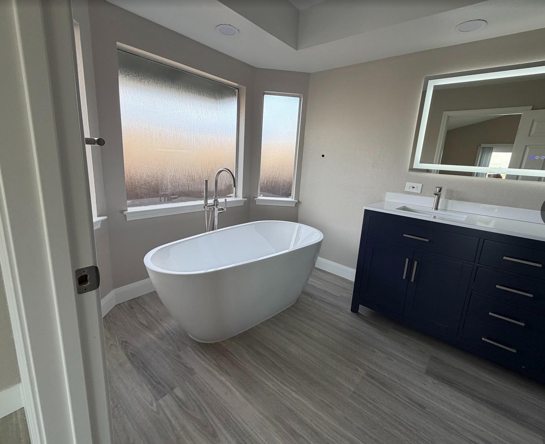 Detail Gallery Image 10 of 12 For 1958 Windward Pt, Discovery Bay,  CA 94505 - 4 Beds | 2/1 Baths