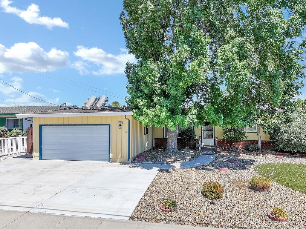 Detail Gallery Image 3 of 27 For 609 Lynn Ave, Antioch,  CA 94509 - 3 Beds | 2 Baths