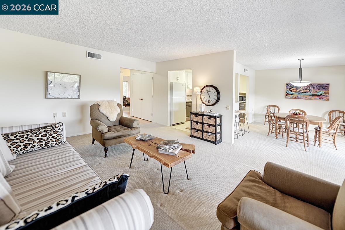 Photo #7: 41120742 Listing: Photo #7