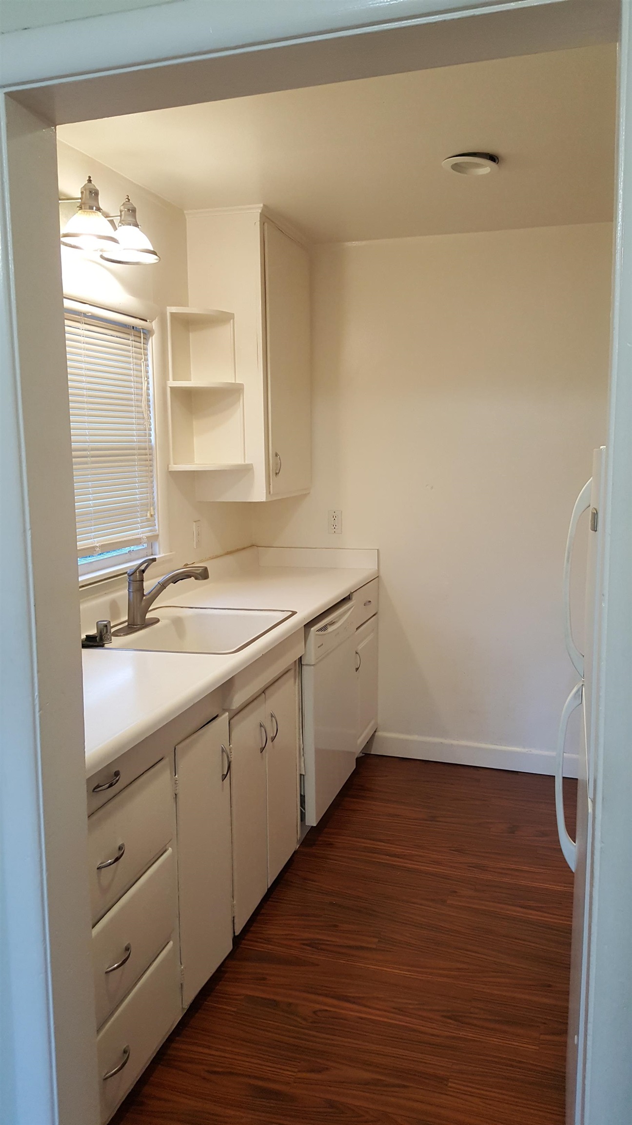 Detail Gallery Image 6 of 15 For 627 Rose Avenue #4,  Pleasanton,  CA 94566-6530 - 1 Beds | 1 Baths