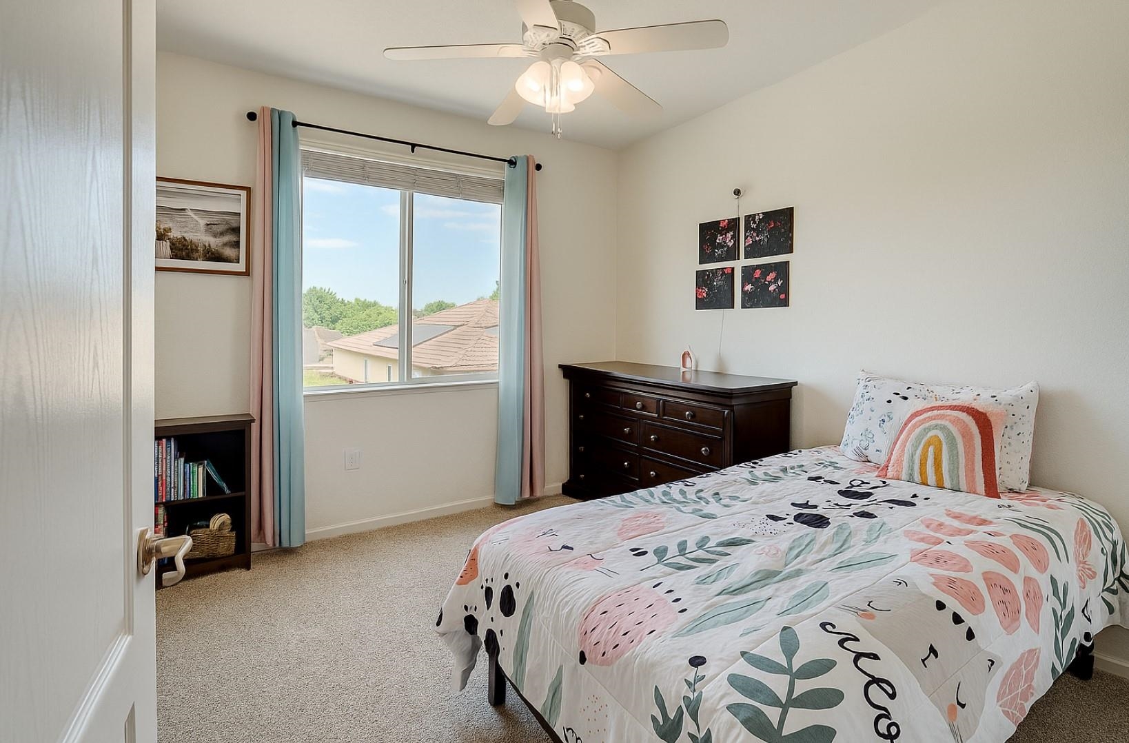 Detail Gallery Image 12 of 26 For 8491 Pinehollow Cir, Discovery Bay,  CA 94505 - 5 Beds | 3 Baths