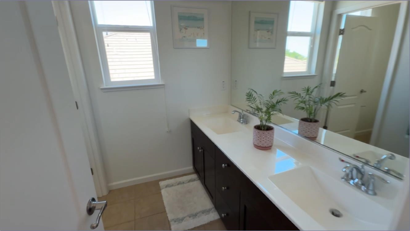 Detail Gallery Image 13 of 26 For 8491 Pinehollow Cir, Discovery Bay,  CA 94505 - 5 Beds | 3 Baths