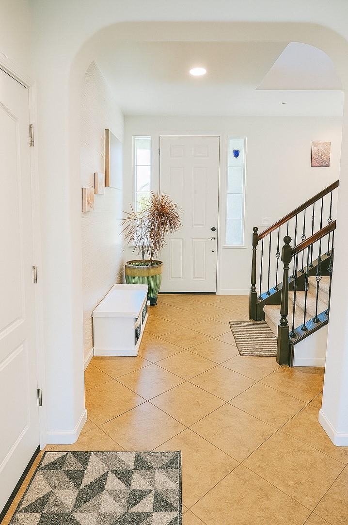 Detail Gallery Image 3 of 26 For 8491 Pinehollow Cir, Discovery Bay,  CA 94505 - 5 Beds | 3 Baths