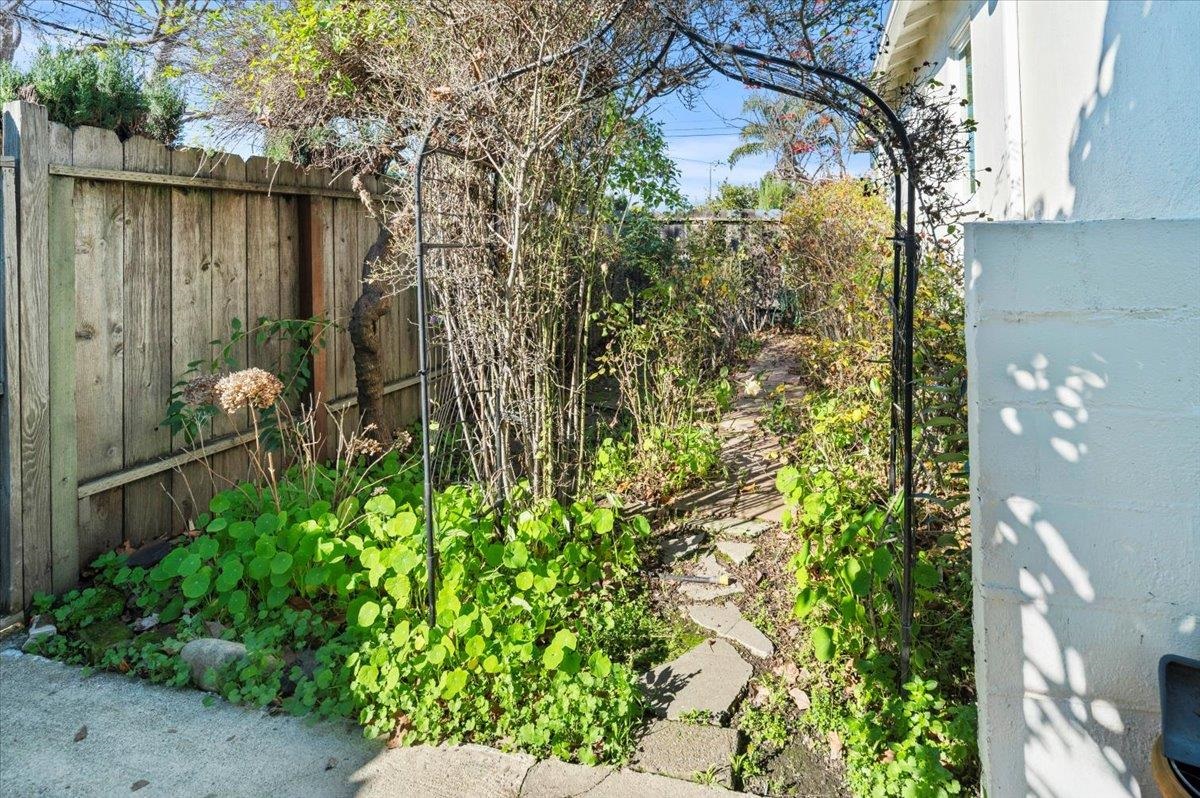 Detail Gallery Image 43 of 50 For 1202 Lillian Ave, San Leandro,  CA 94578 - 3 Beds | 2 Baths