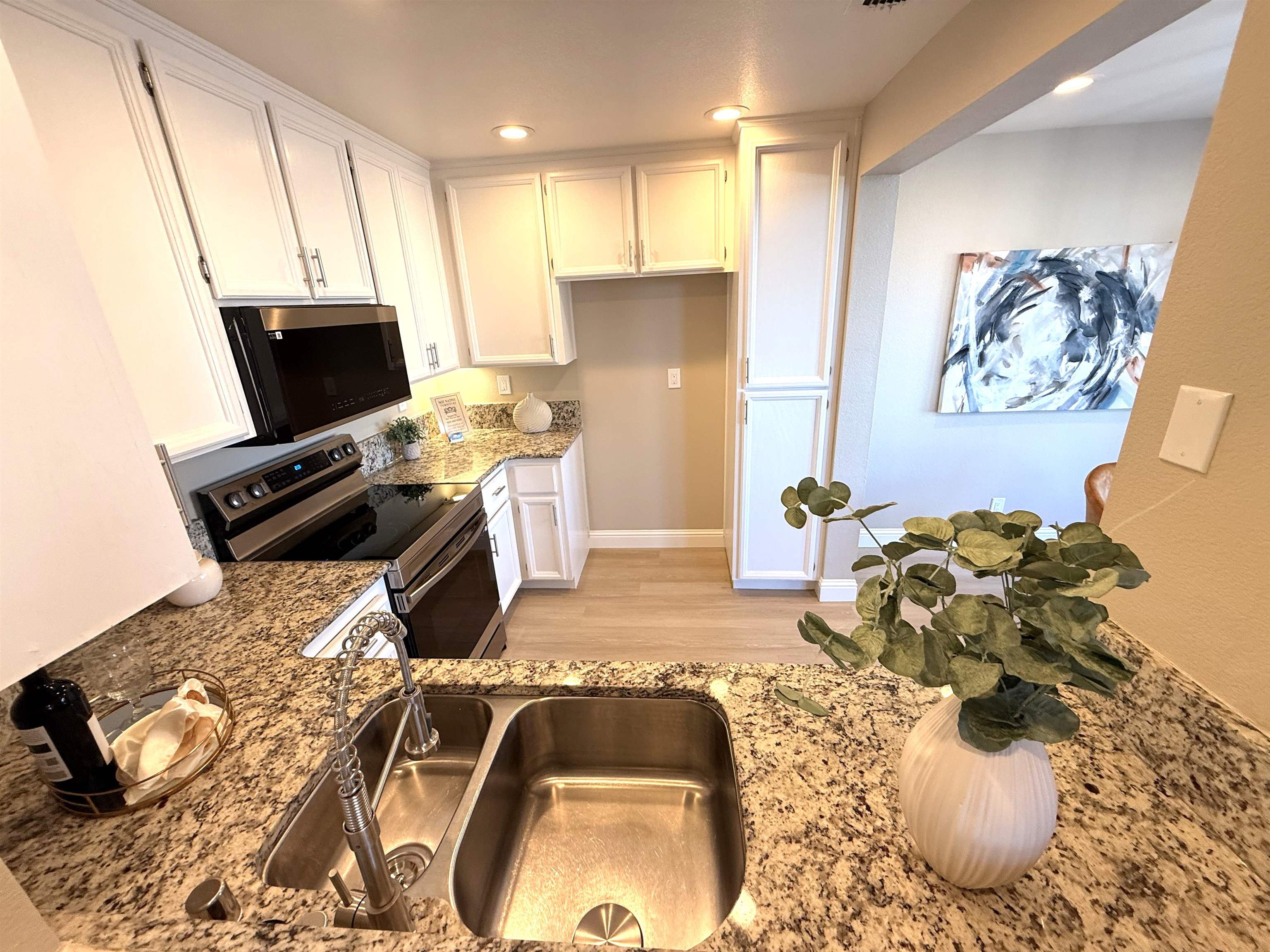 Detail Gallery Image 12 of 29 For 1736 Nandina Ct, Antioch,  CA 94531 - 3 Beds | 2/1 Baths