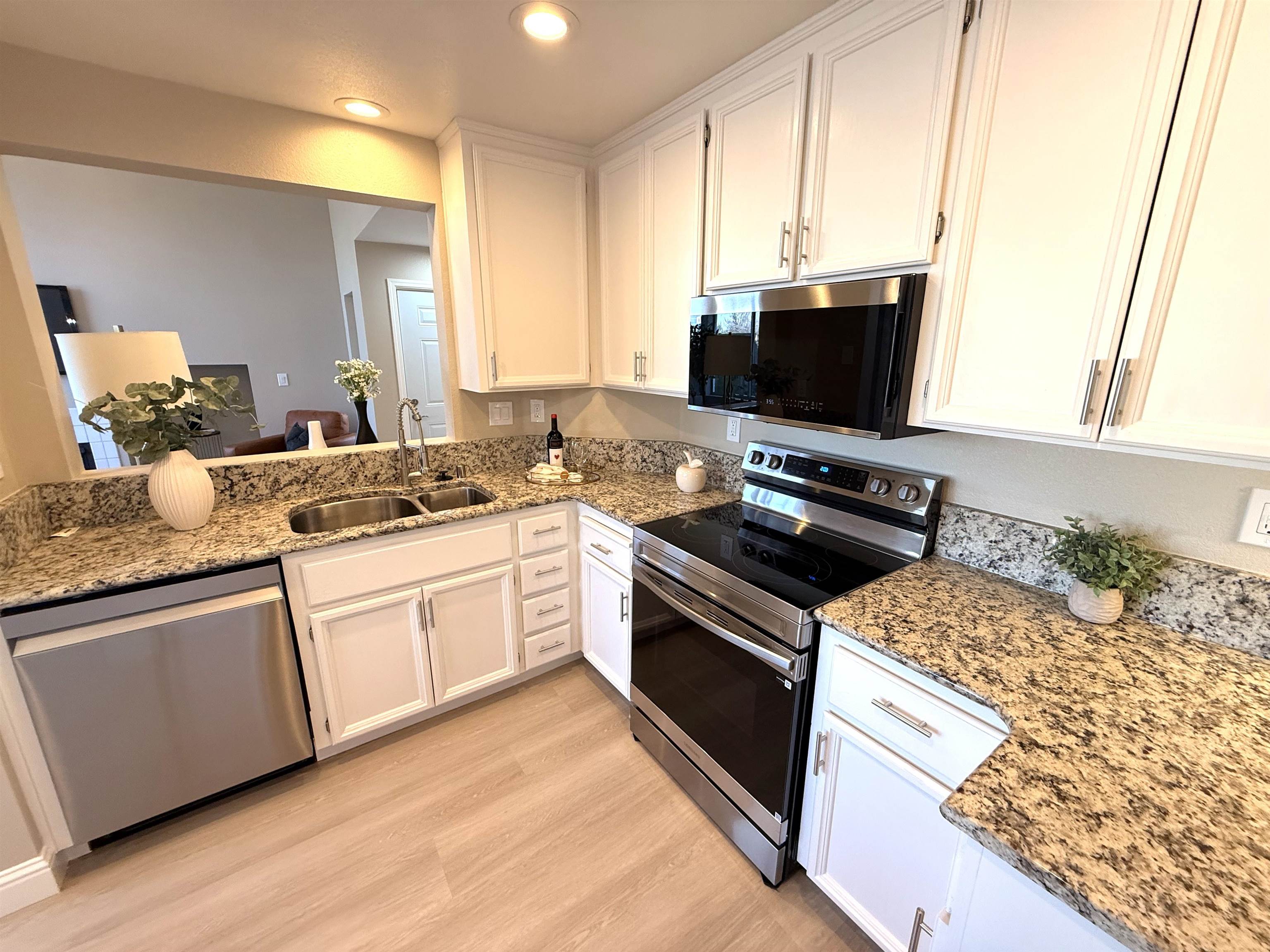 Detail Gallery Image 10 of 29 For 1736 Nandina Ct, Antioch,  CA 94531 - 3 Beds | 2/1 Baths