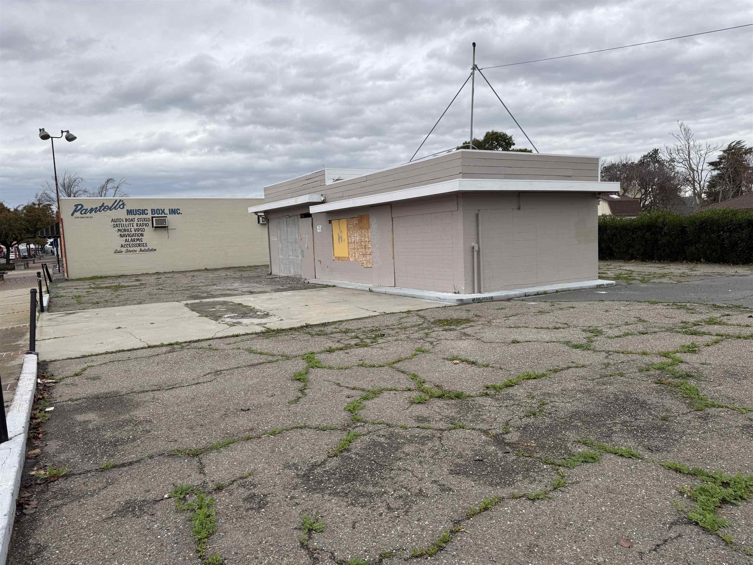 Front Image Thumbnail for EB41120760