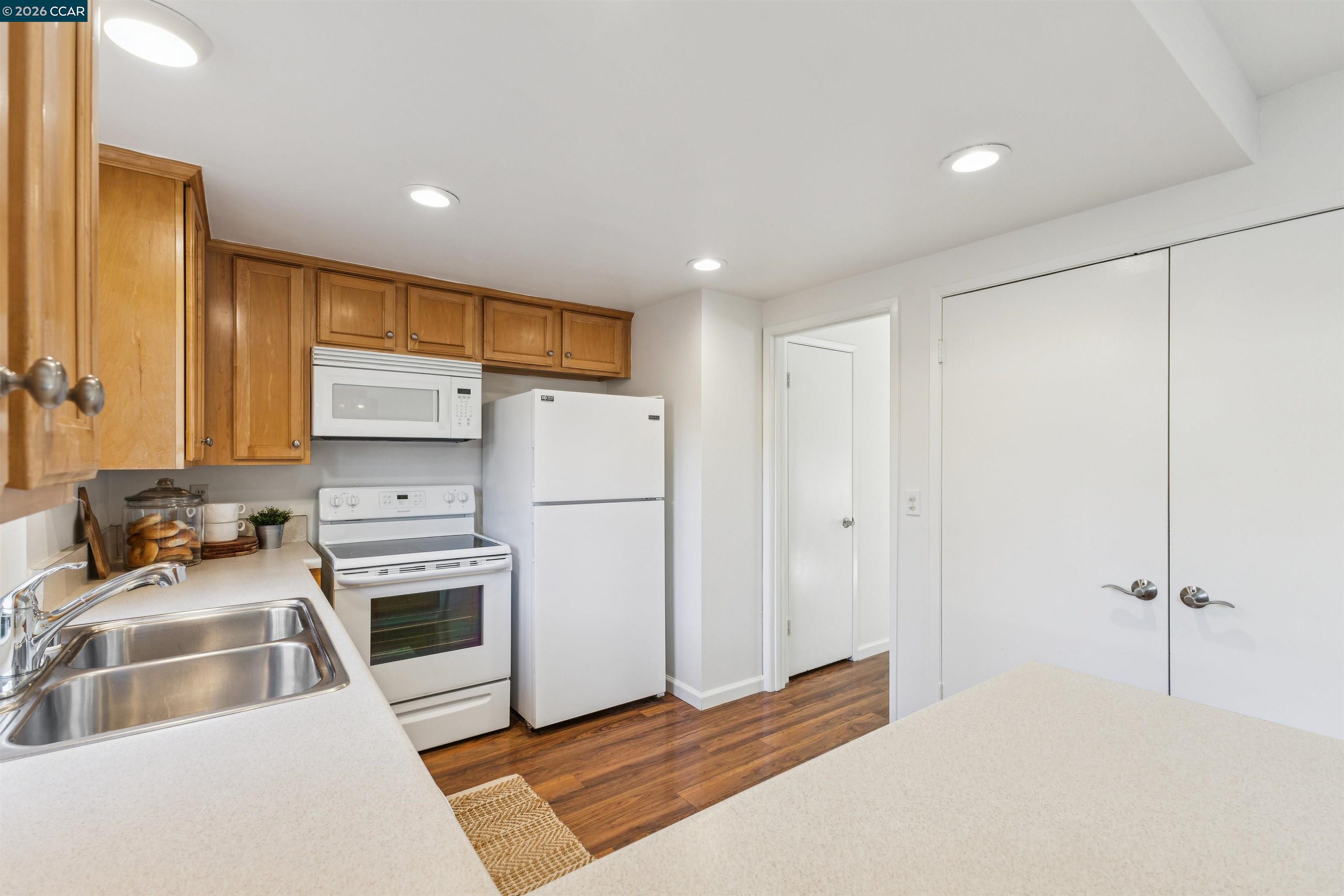 Photo #11: 41120761 Listing: Photo #11