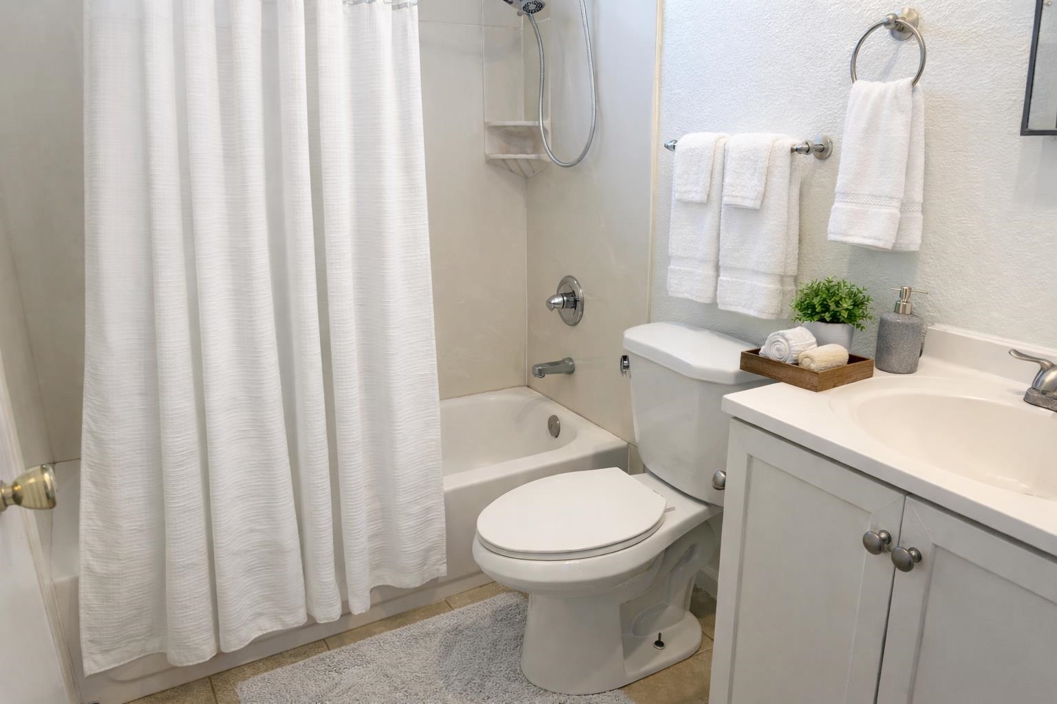 Detail Gallery Image 8 of 12 For 34749 Alvarado Niles Rd #4,  Union City,  CA 94587 - 2 Beds | 1 Baths