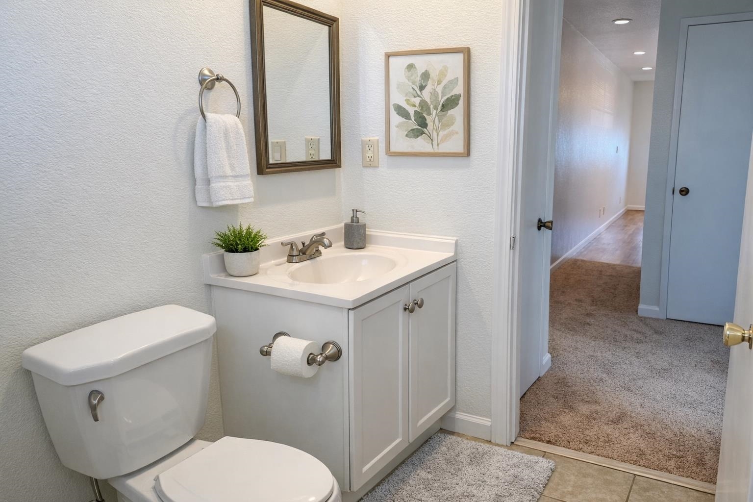 Detail Gallery Image 10 of 12 For 34749 Alvarado Niles Rd #4,  Union City,  CA 94587 - 2 Beds | 1 Baths