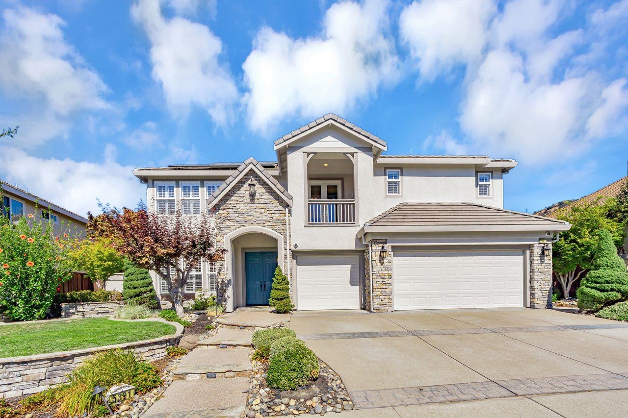 Detail Gallery Image 2 of 48 For 5391 Fernbank Dr, Concord,  CA 94521 - 5 Beds | 3 Baths