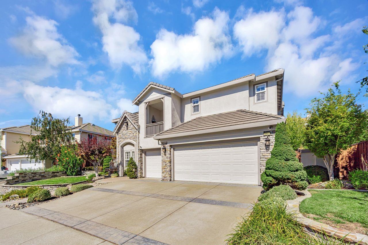 Detail Gallery Image 3 of 48 For 5391 Fernbank Dr, Concord,  CA 94521 - 5 Beds | 3 Baths