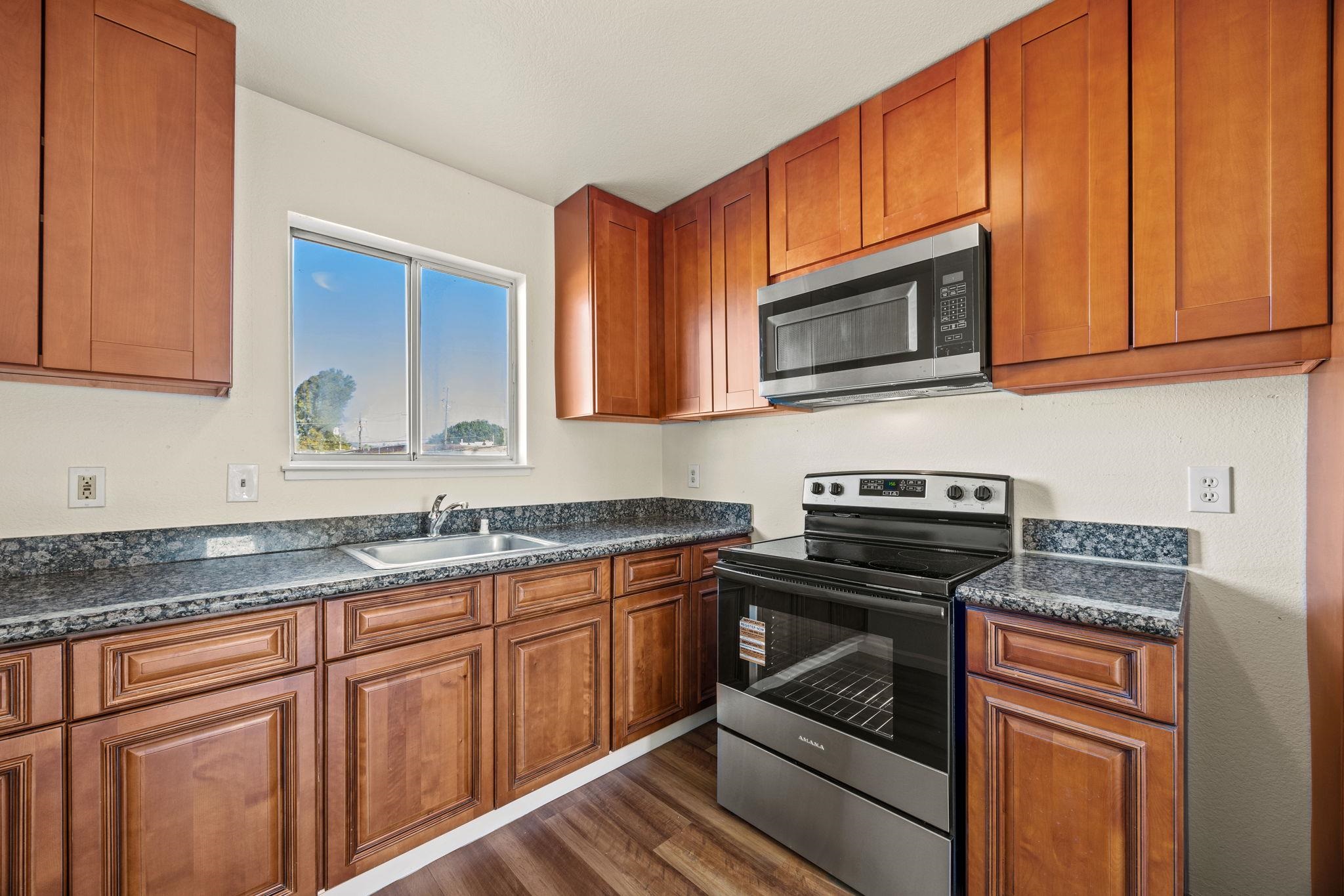 Detail Gallery Image 7 of 19 For 22241 S Garden Ave, Hayward,  CA 94541 - – Beds | – Baths