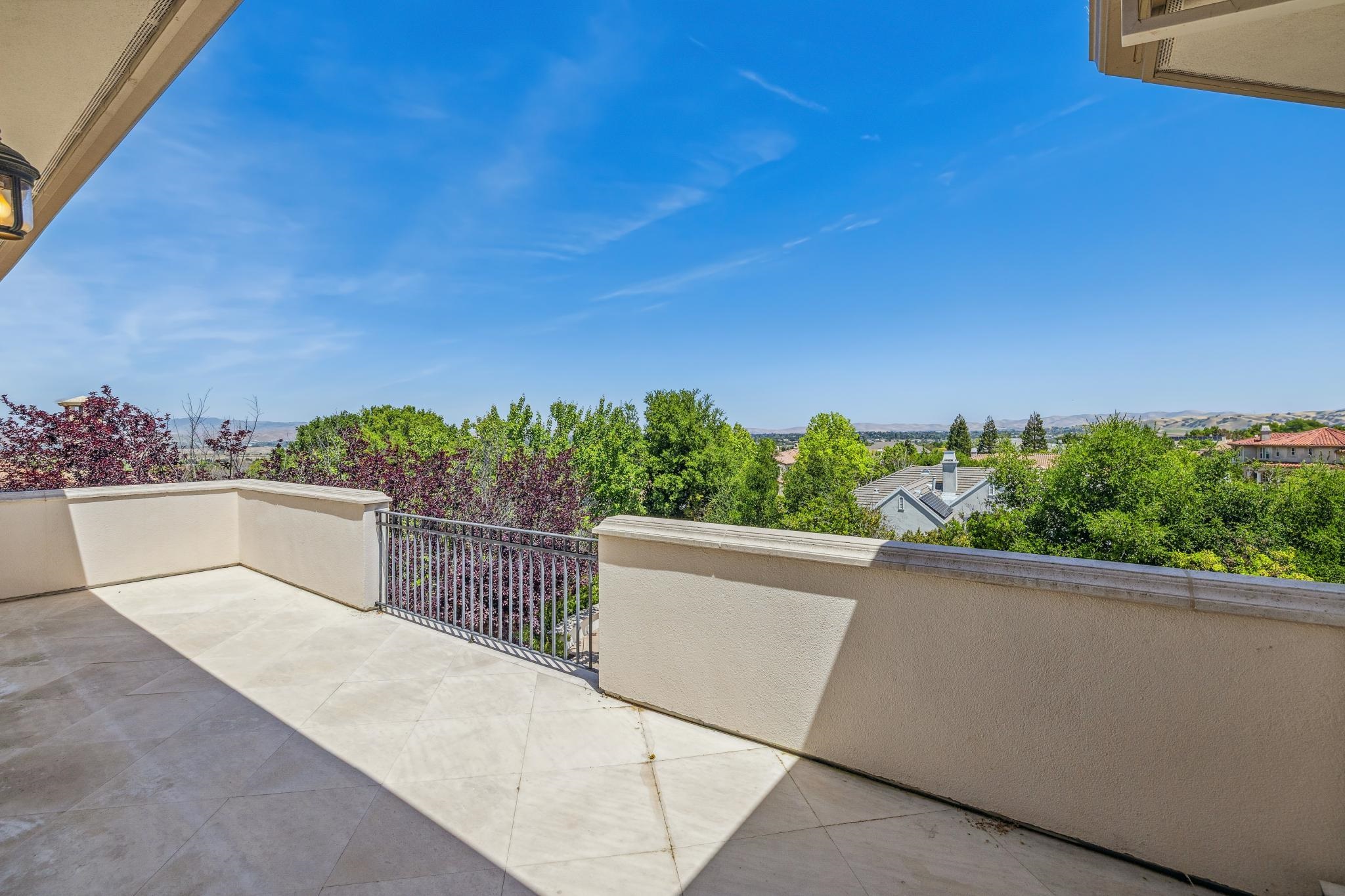 Detail Gallery Image 28 of 58 For 3630 Pontina Ct, Pleasanton,  CA 94566 - 5 Beds | 6/1 Baths