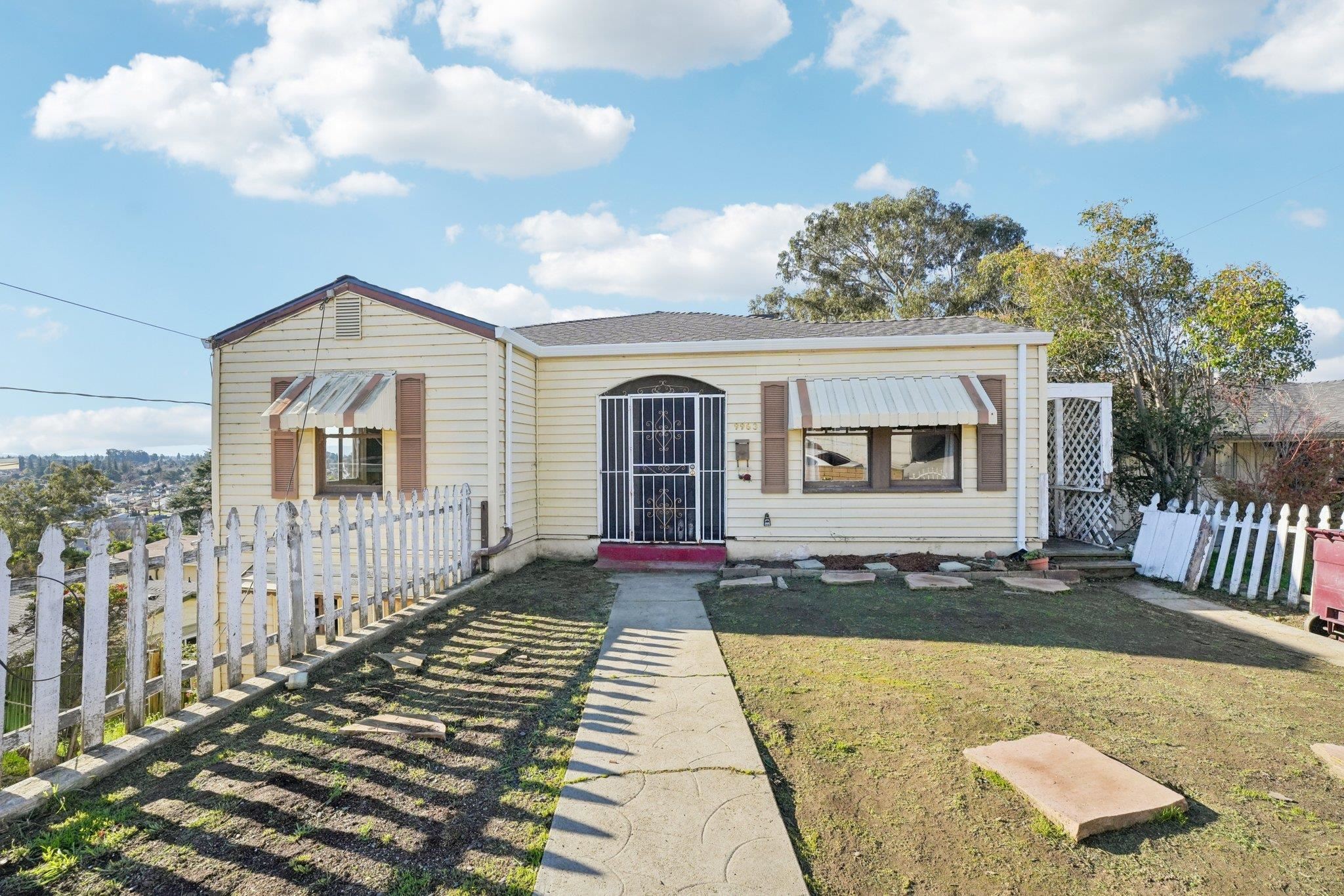 Detail Gallery Image 2 of 60 For 9963 Lawlor St, Oakland,  CA 94605 - 4 Beds | 2 Baths