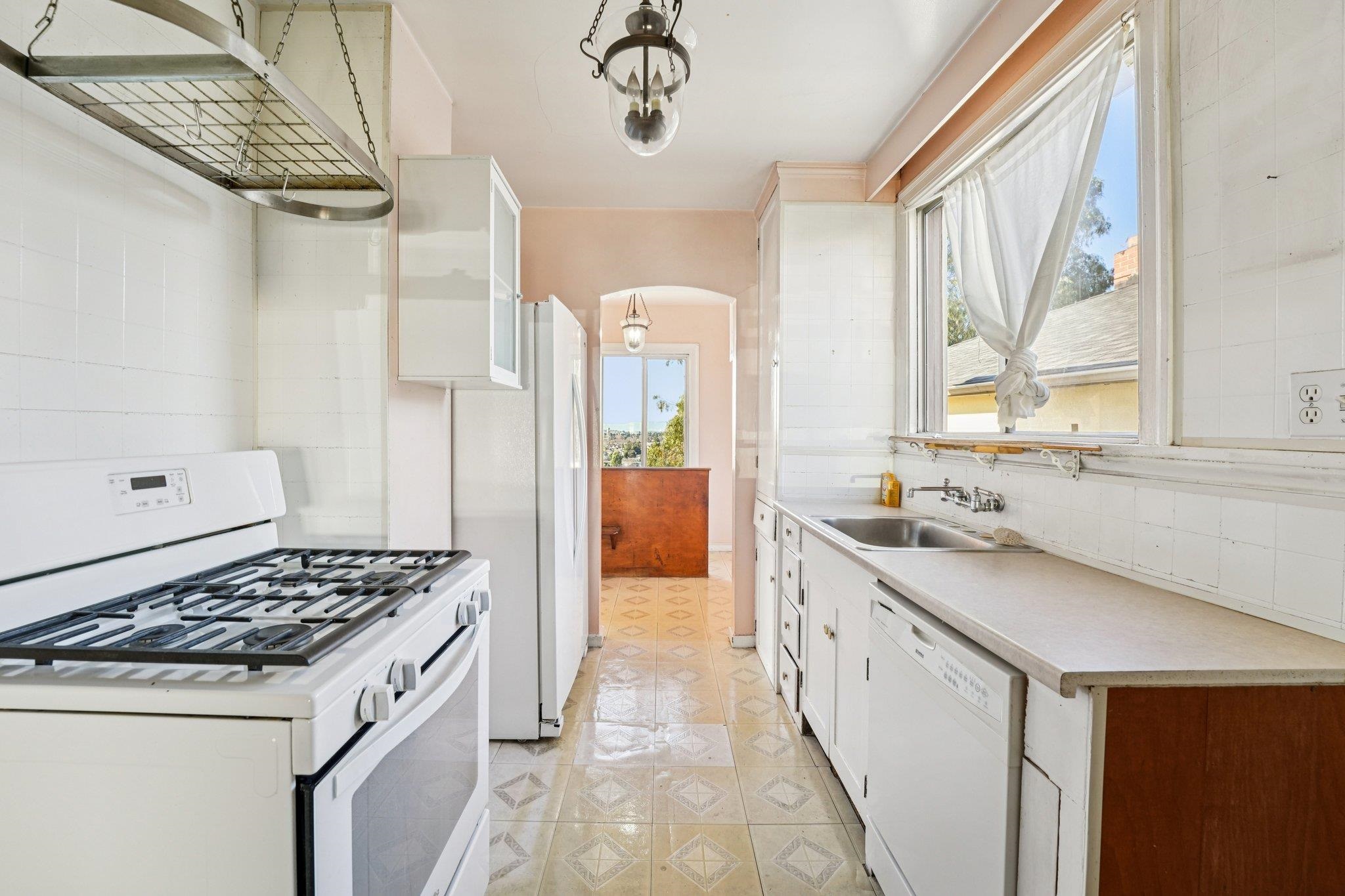 Detail Gallery Image 24 of 60 For 9963 Lawlor St, Oakland,  CA 94605 - 4 Beds | 2 Baths