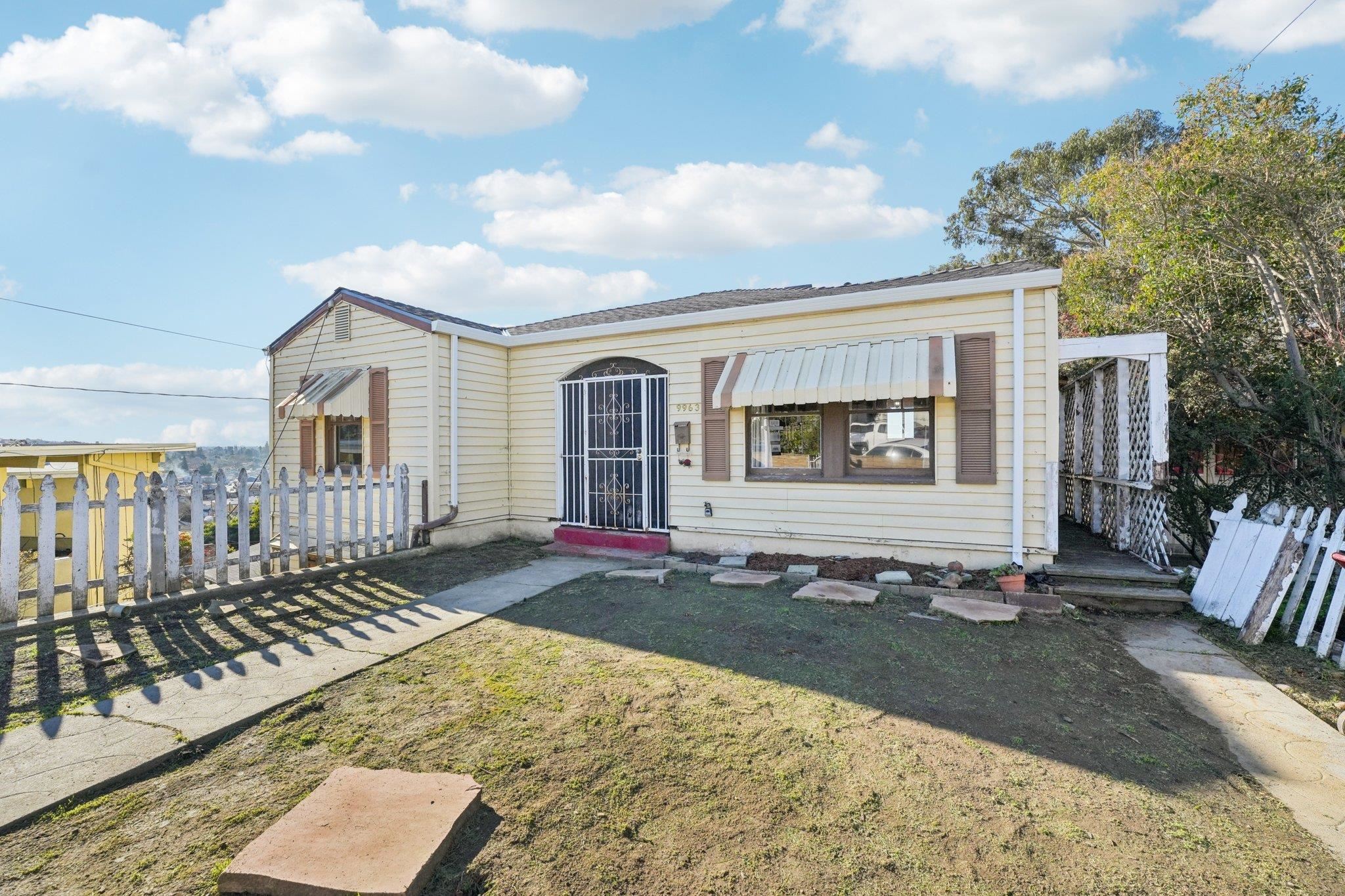 Detail Gallery Image 4 of 60 For 9963 Lawlor St, Oakland,  CA 94605 - 4 Beds | 2 Baths