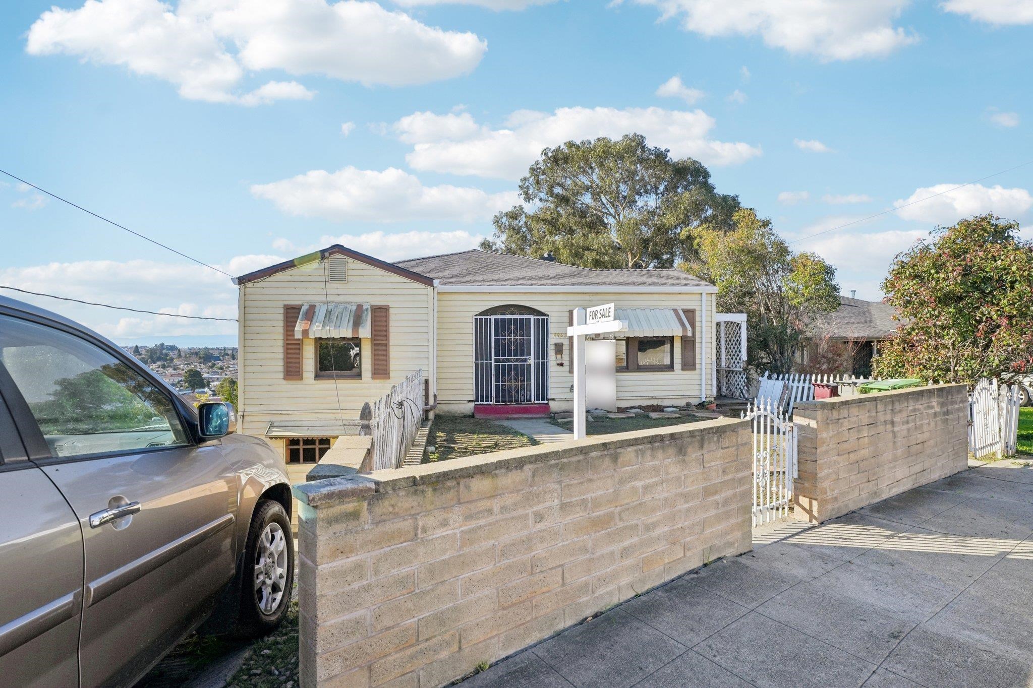 Detail Gallery Image 5 of 60 For 9963 Lawlor St, Oakland,  CA 94605 - 4 Beds | 2 Baths