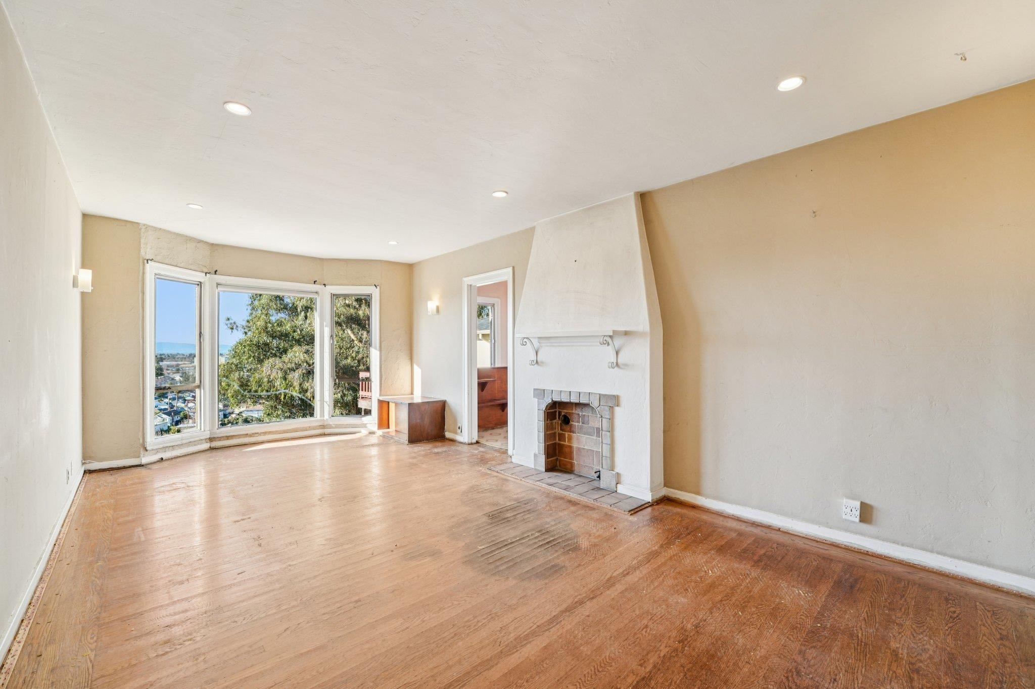 Detail Gallery Image 8 of 60 For 9963 Lawlor St, Oakland,  CA 94605 - 4 Beds | 2 Baths