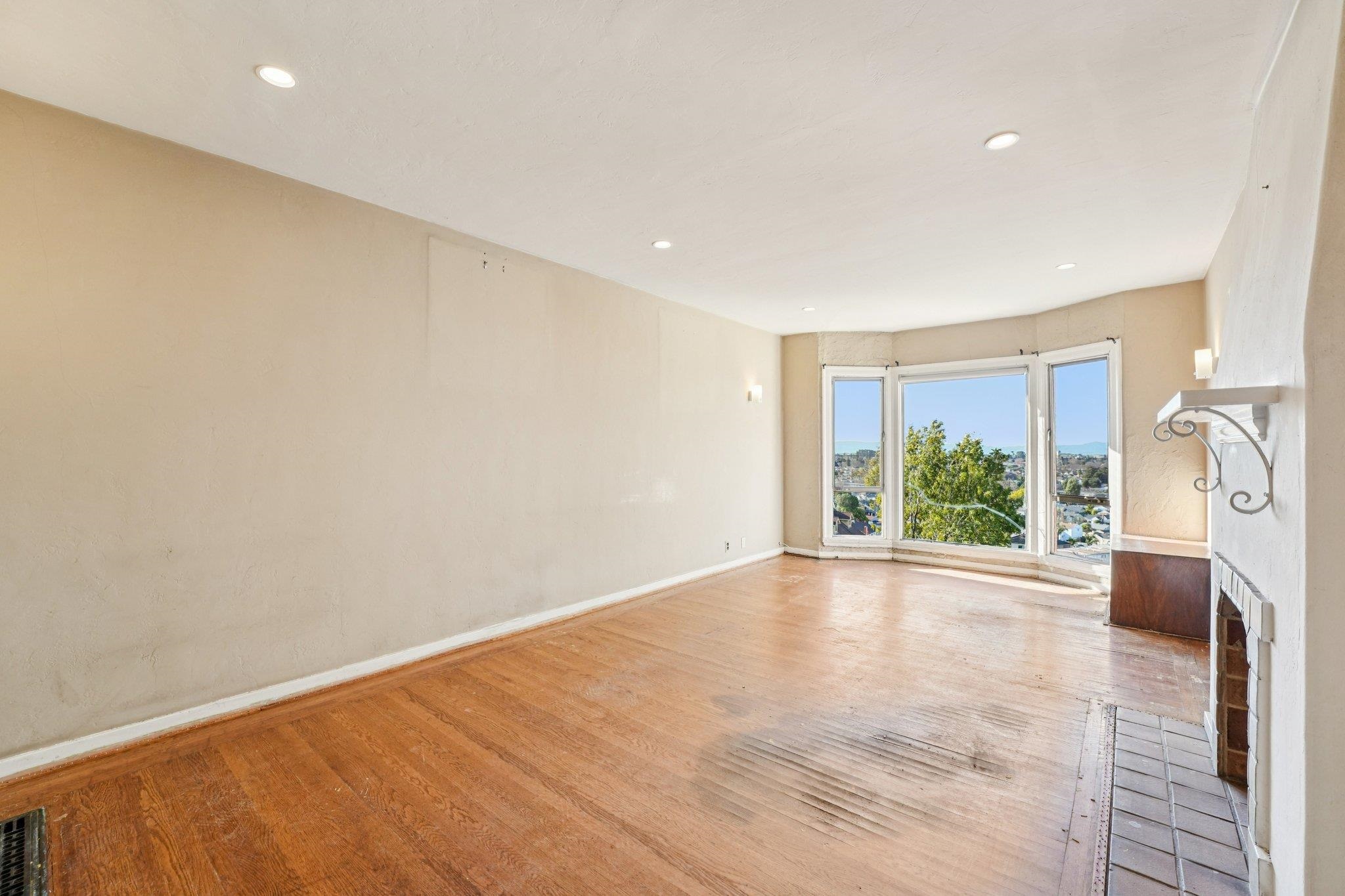 Detail Gallery Image 9 of 60 For 9963 Lawlor St, Oakland,  CA 94605 - 4 Beds | 2 Baths
