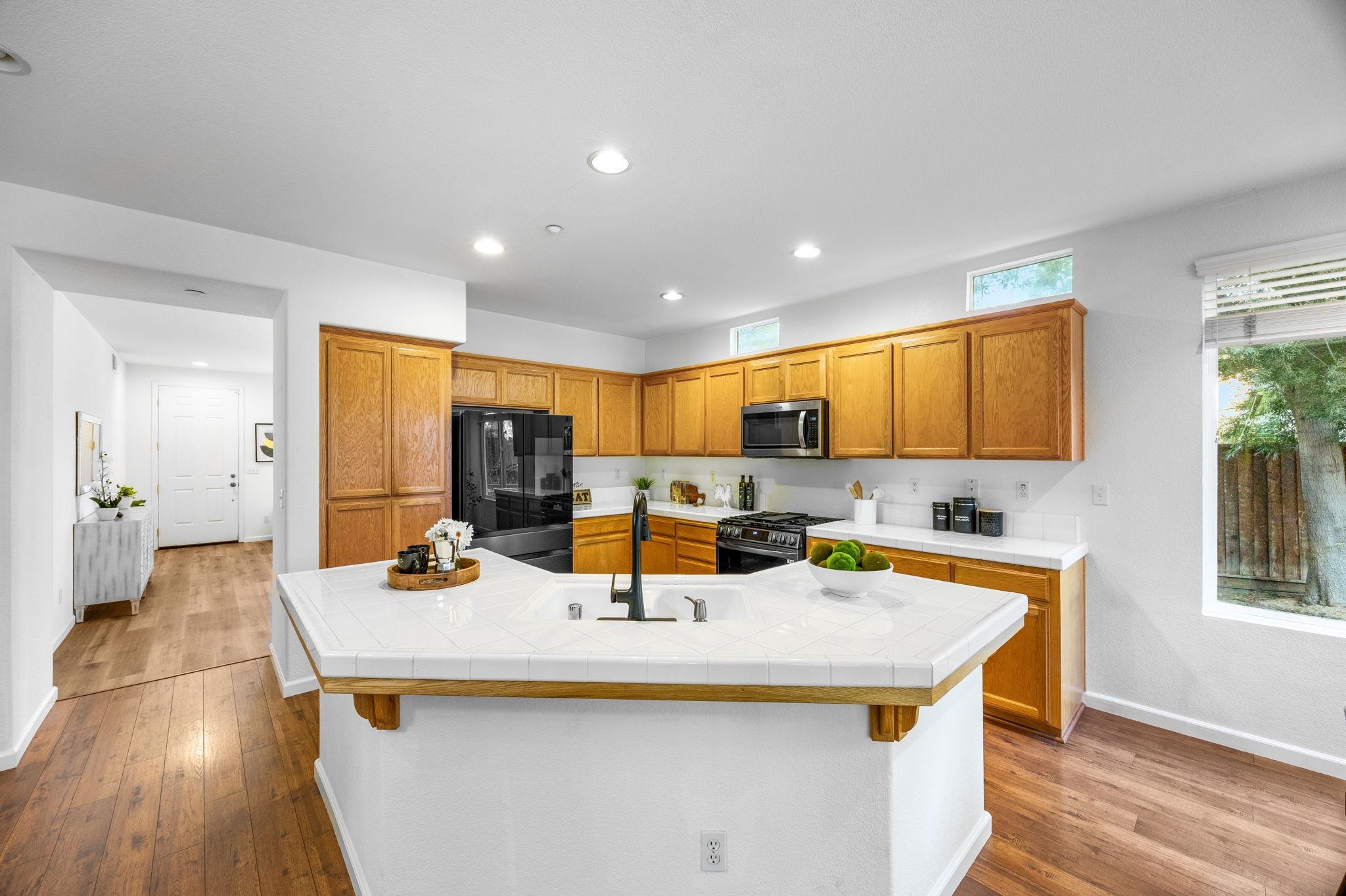 Detail Gallery Image 8 of 34 For 2400 Positano Ave, Brentwood,  CA 94513 - 4 Beds | 3 Baths