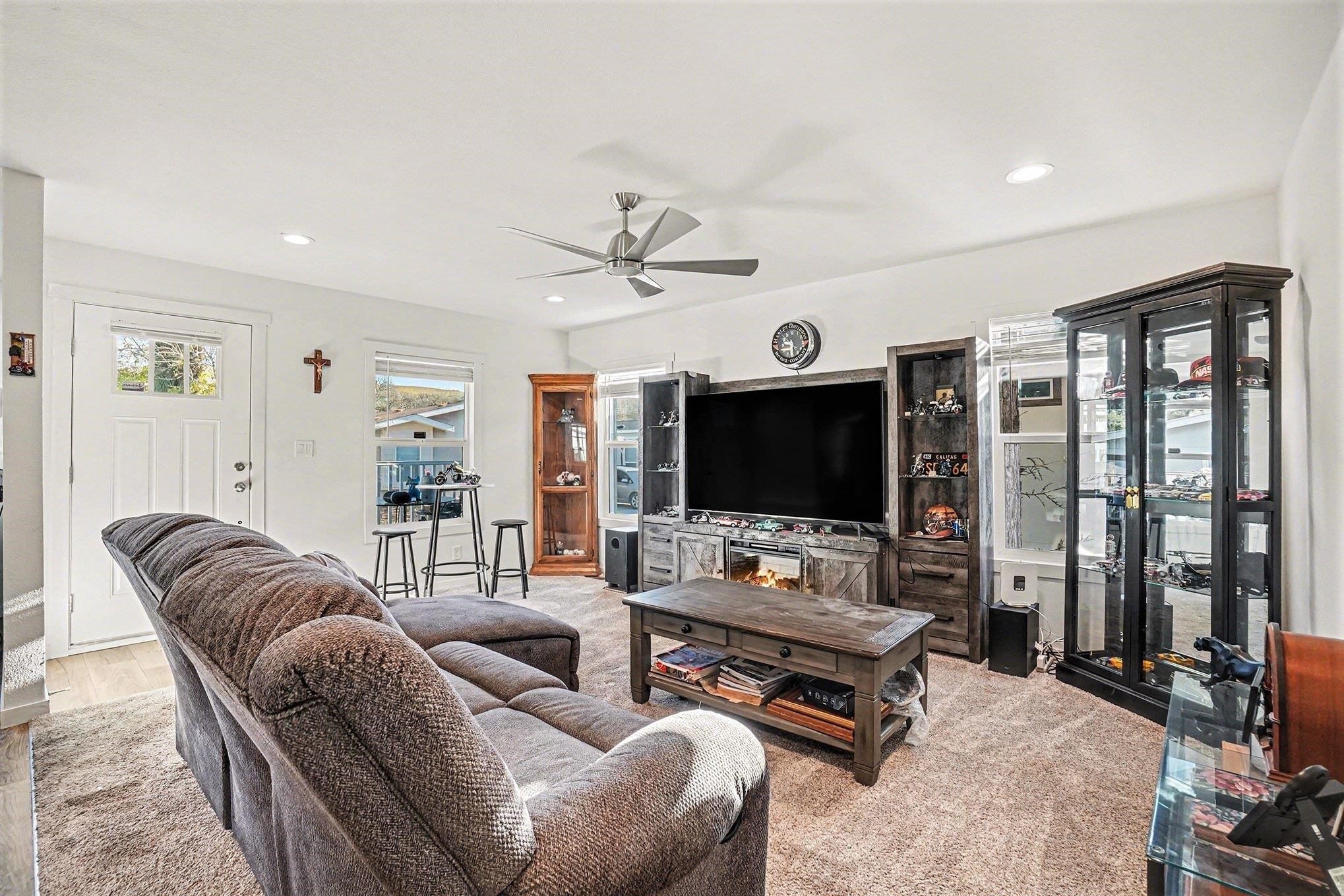 Detail Gallery Image 2 of 19 For 16711 Marsh Creek Rd #150,  Clayton,  CA 94517 - 3 Beds | 2 Baths