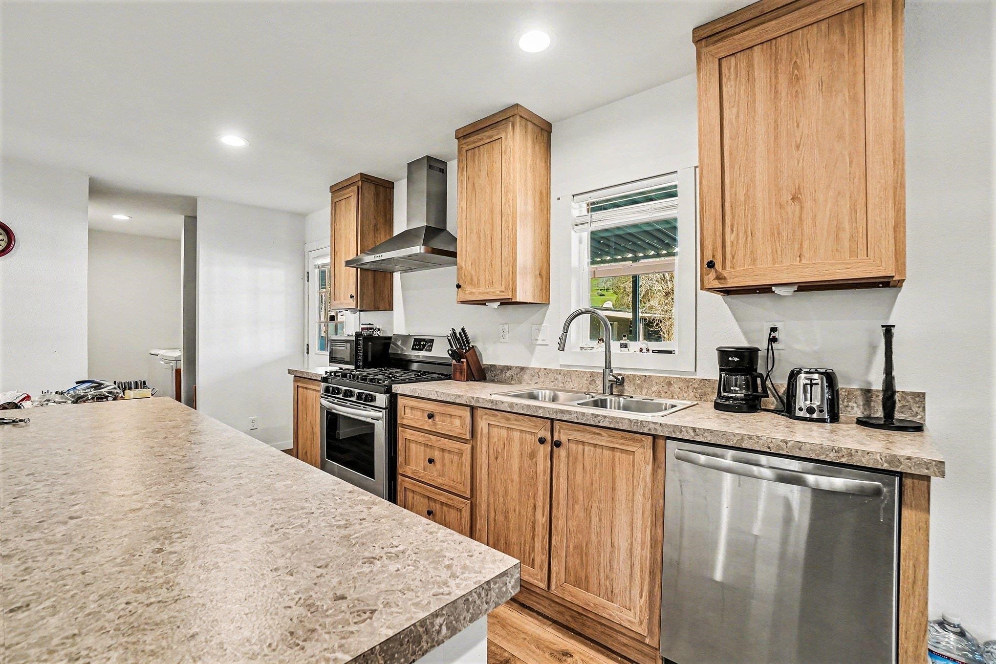 Detail Gallery Image 3 of 19 For 16711 Marsh Creek Rd #150,  Clayton,  CA 94517 - 3 Beds | 2 Baths