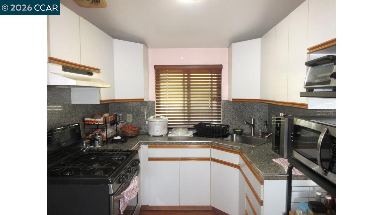 Detail Gallery Image 11 of 18 For 2106 Alfreda Blvd, San Pablo,  CA 94806 - 3 Beds | 1/1 Baths