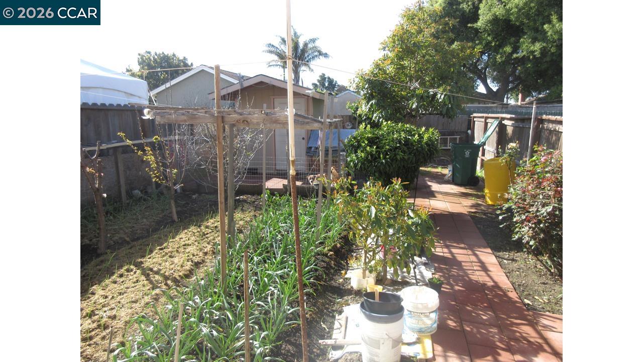 Detail Gallery Image 13 of 18 For 2106 Alfreda Blvd, San Pablo,  CA 94806 - 3 Beds | 1/1 Baths