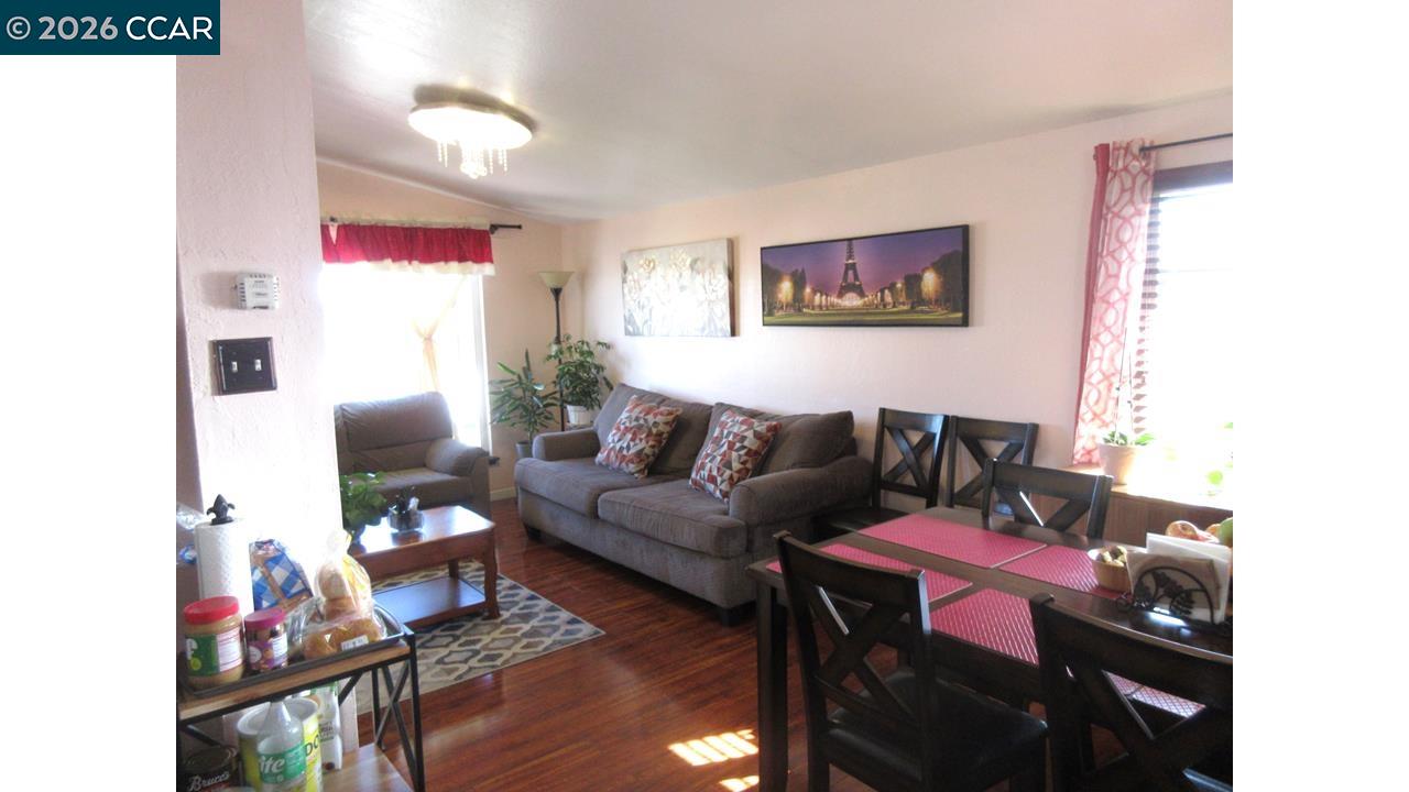 Detail Gallery Image 5 of 18 For 2106 Alfreda Blvd, San Pablo,  CA 94806 - 3 Beds | 1/1 Baths