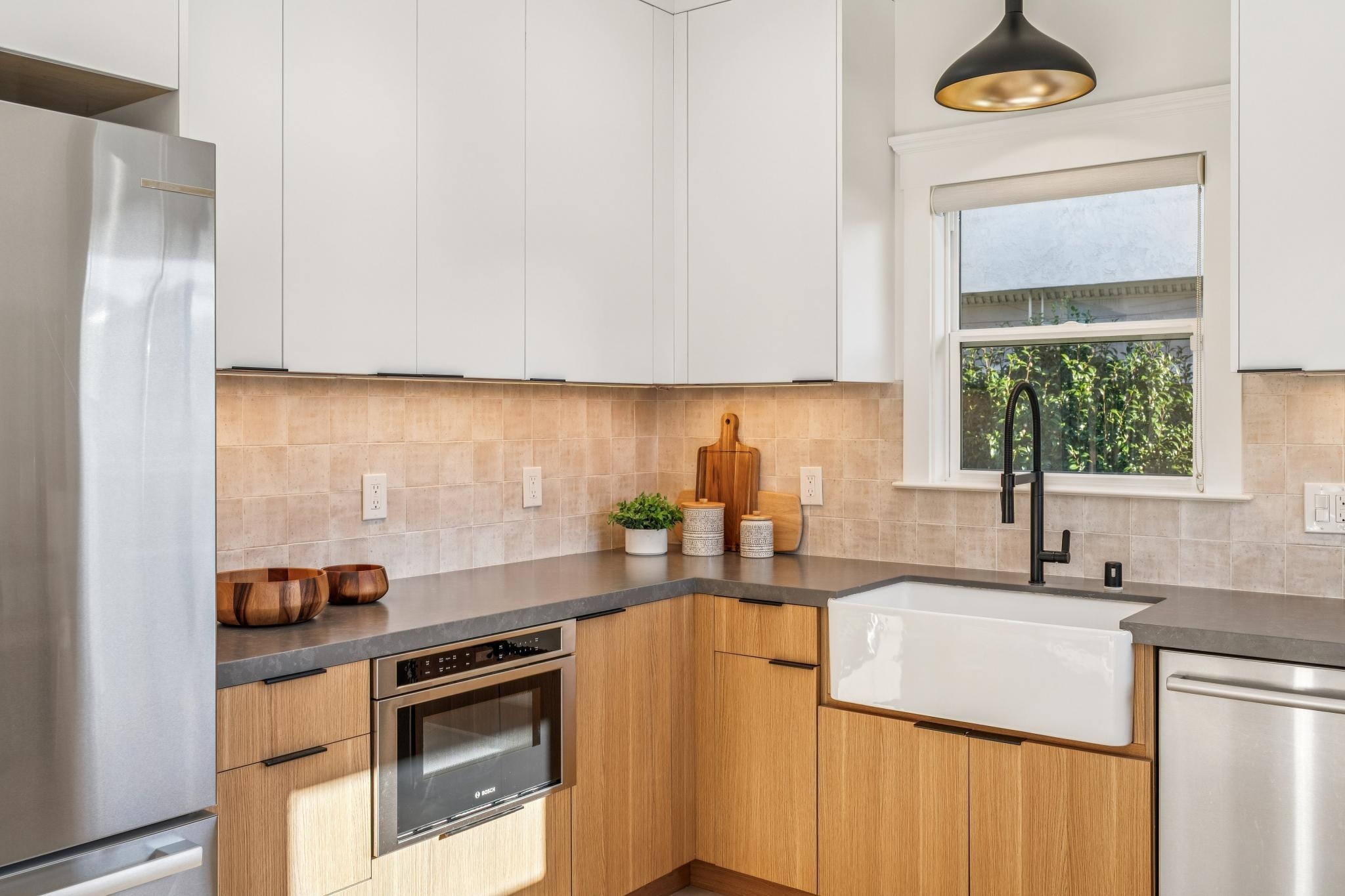 Detail Gallery Image 17 of 60 For 653 55th St, Oakland,  CA 94609 - 3 Beds | 1 Baths