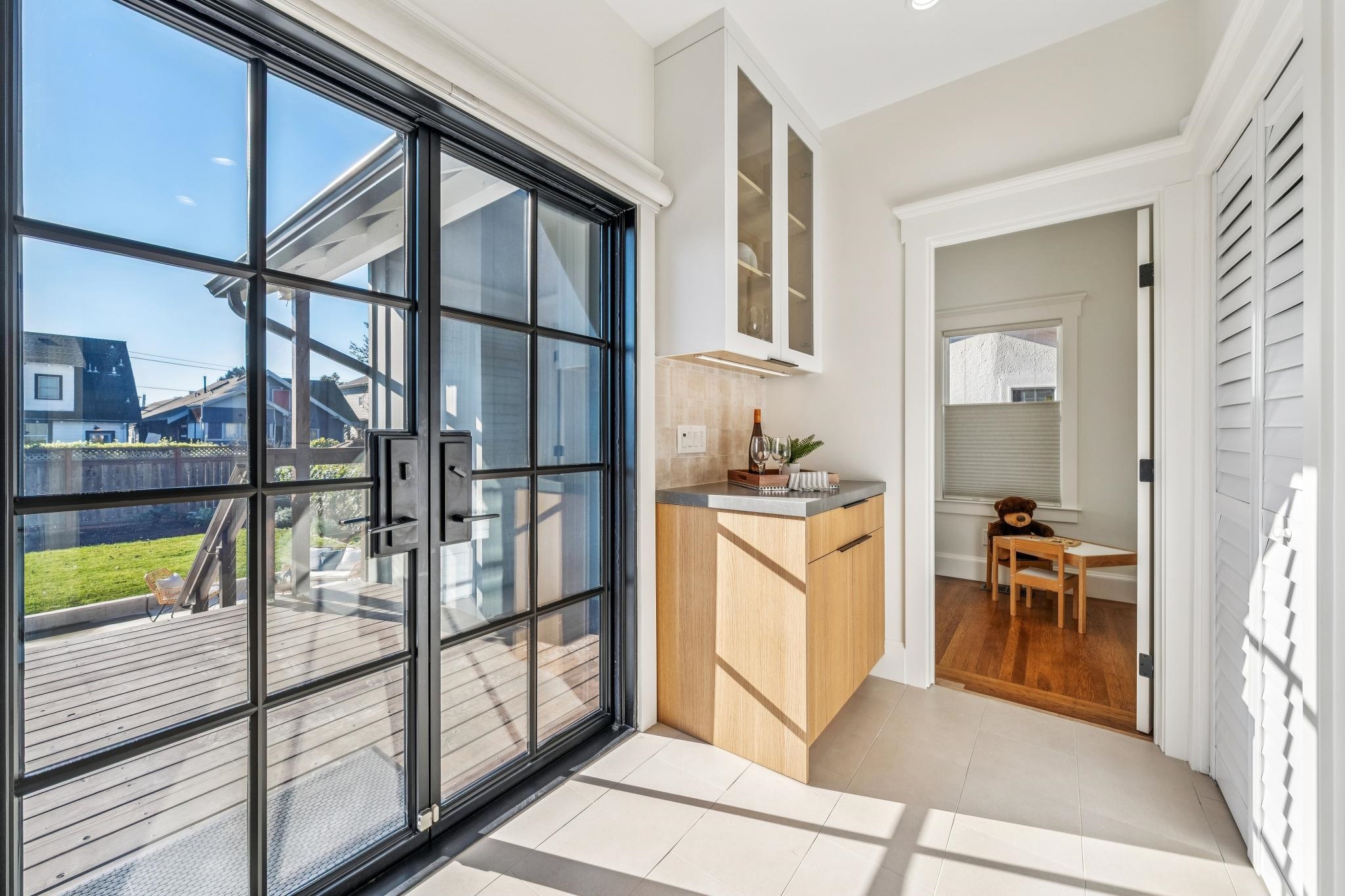 Detail Gallery Image 22 of 60 For 653 55th St, Oakland,  CA 94609 - 3 Beds | 1 Baths