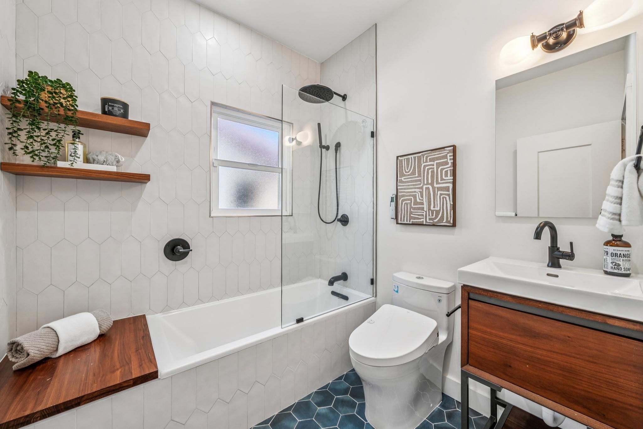 Detail Gallery Image 30 of 60 For 653 55th St, Oakland,  CA 94609 - 3 Beds | 1 Baths