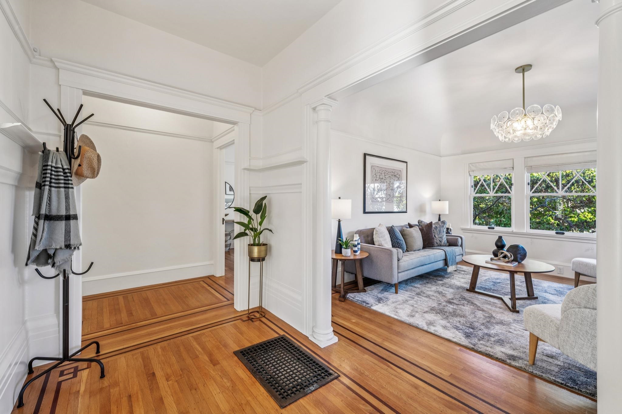 Detail Gallery Image 4 of 60 For 653 55th St, Oakland,  CA 94609 - 3 Beds | 1 Baths