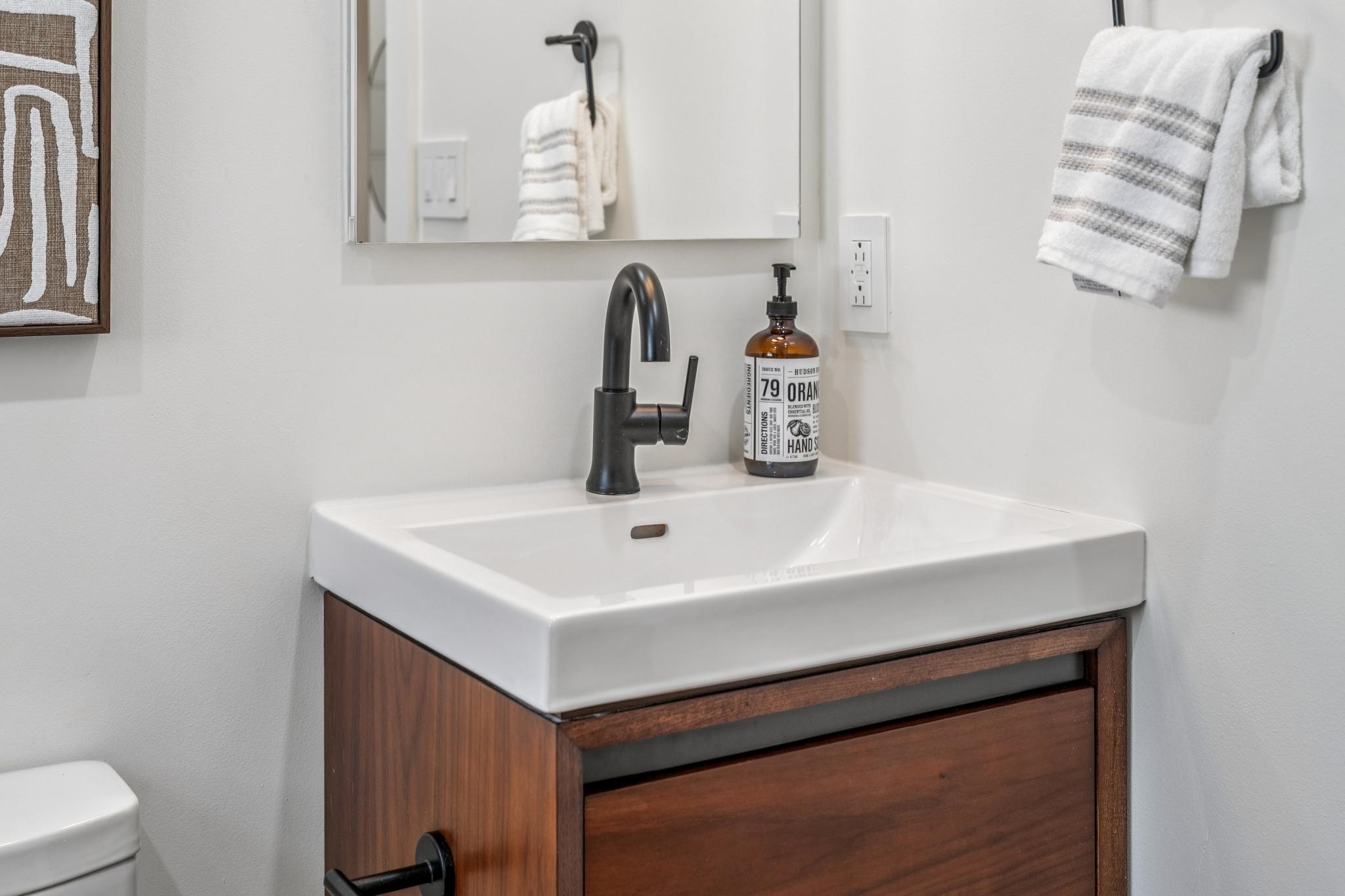 Detail Gallery Image 32 of 60 For 653 55th St, Oakland,  CA 94609 - 3 Beds | 1 Baths