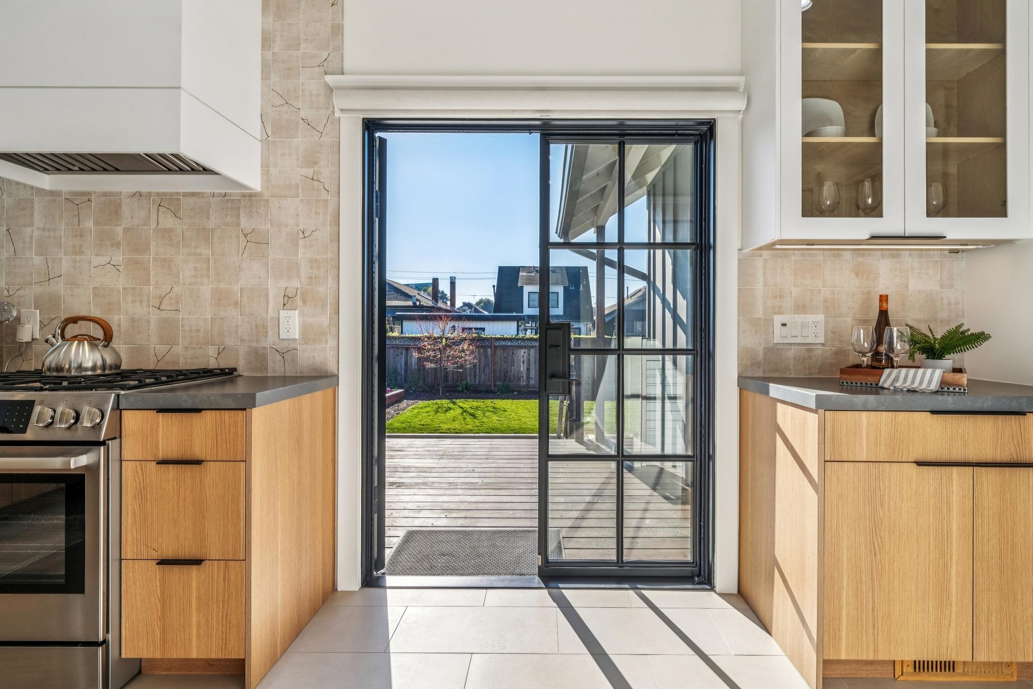 Detail Gallery Image 37 of 60 For 653 55th St, Oakland,  CA 94609 - 3 Beds | 1 Baths