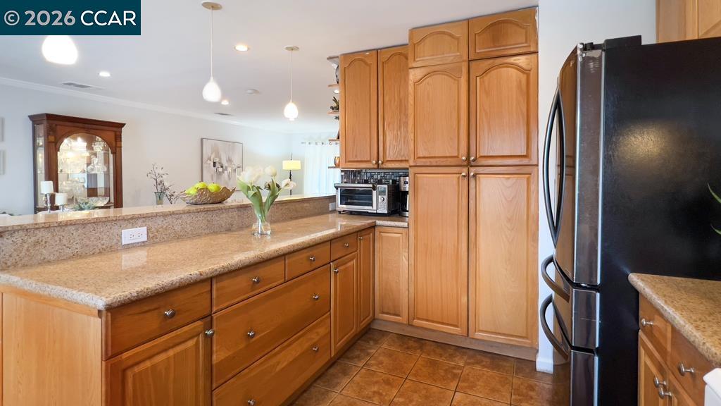 Detail Gallery Image 13 of 48 For 909 Santa Lucia Dr, Pleasant Hill,  CA 94523 - 5 Beds | 3 Baths