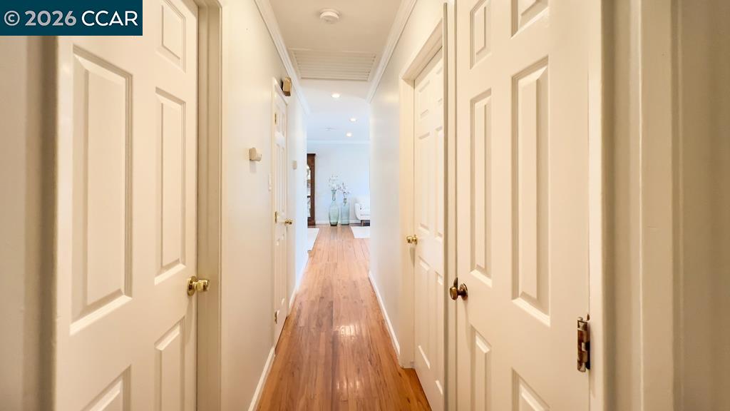 Detail Gallery Image 14 of 48 For 909 Santa Lucia Dr, Pleasant Hill,  CA 94523 - 5 Beds | 3 Baths