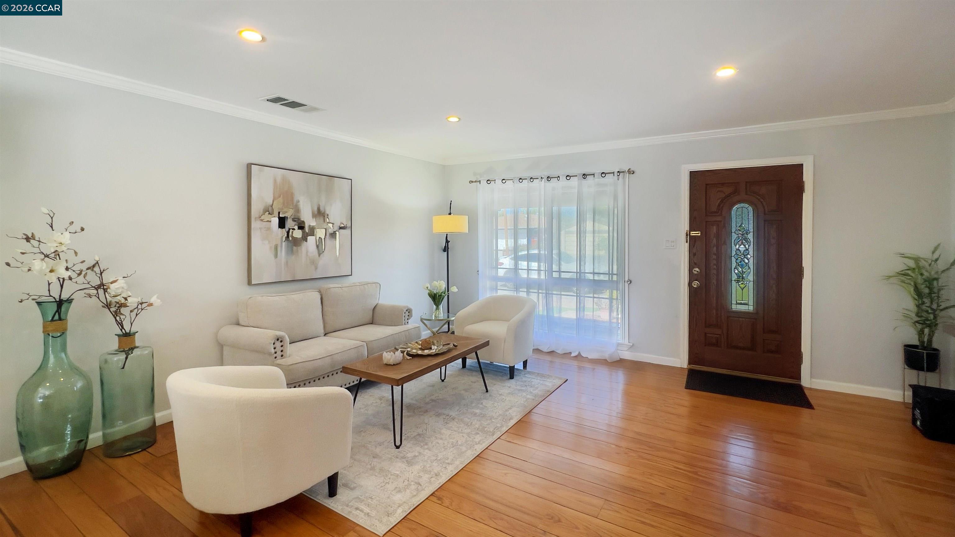 Detail Gallery Image 3 of 48 For 909 Santa Lucia Dr, Pleasant Hill,  CA 94523 - 5 Beds | 3 Baths