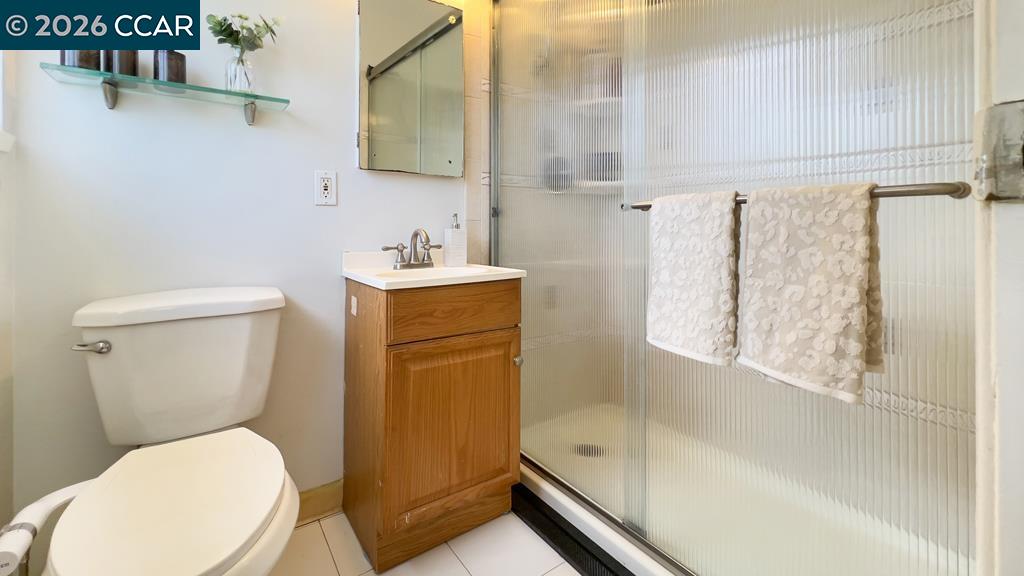 Detail Gallery Image 24 of 48 For 909 Santa Lucia Dr, Pleasant Hill,  CA 94523 - 5 Beds | 3 Baths