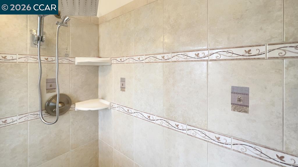 Detail Gallery Image 25 of 48 For 909 Santa Lucia Dr, Pleasant Hill,  CA 94523 - 5 Beds | 3 Baths