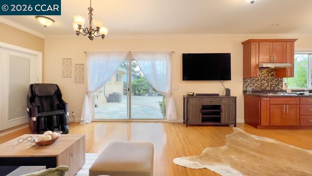 Detail Gallery Image 27 of 48 For 909 Santa Lucia Dr, Pleasant Hill,  CA 94523 - 5 Beds | 3 Baths